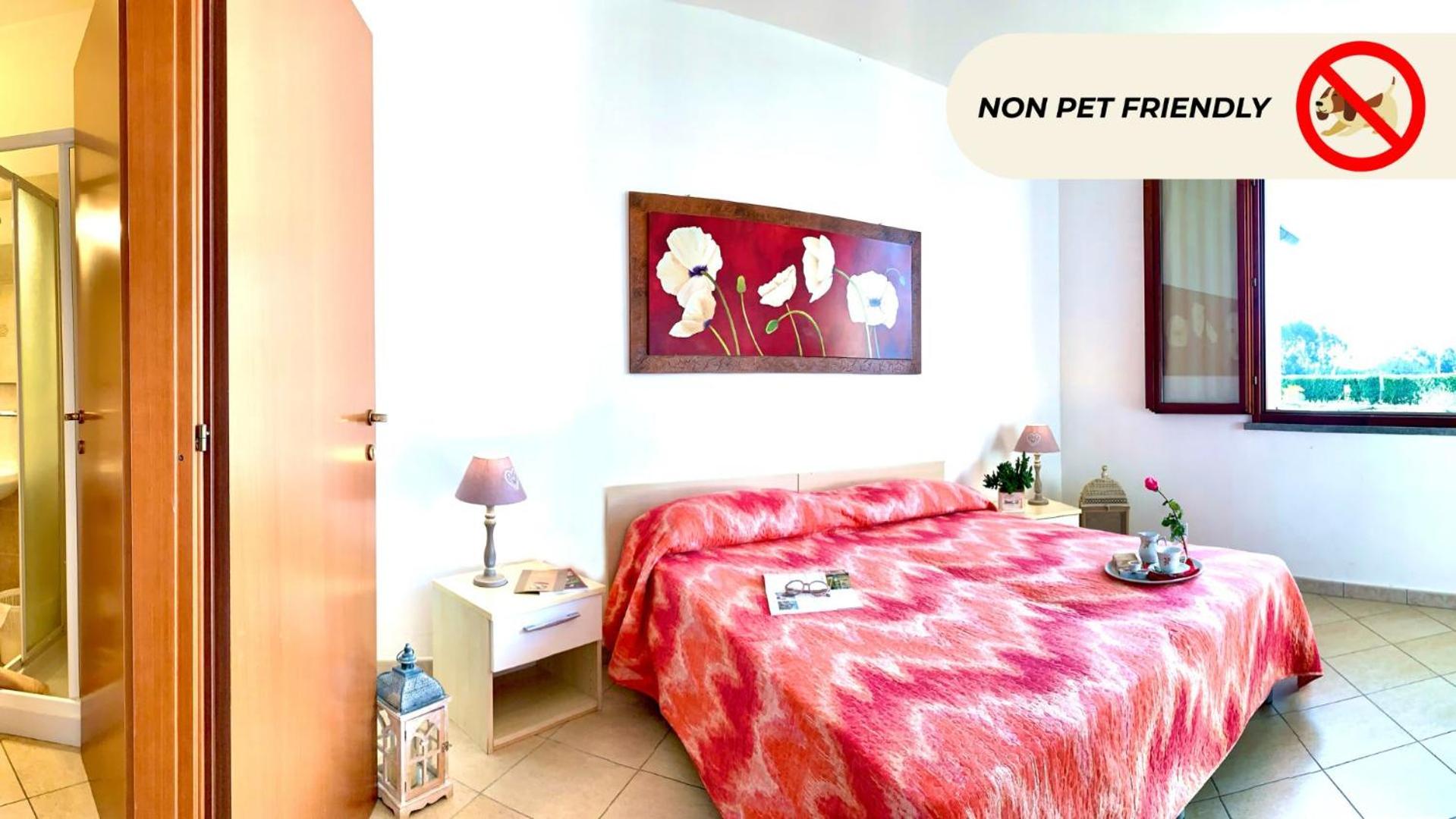 One-Bedroom Apartment with Patio photo 2