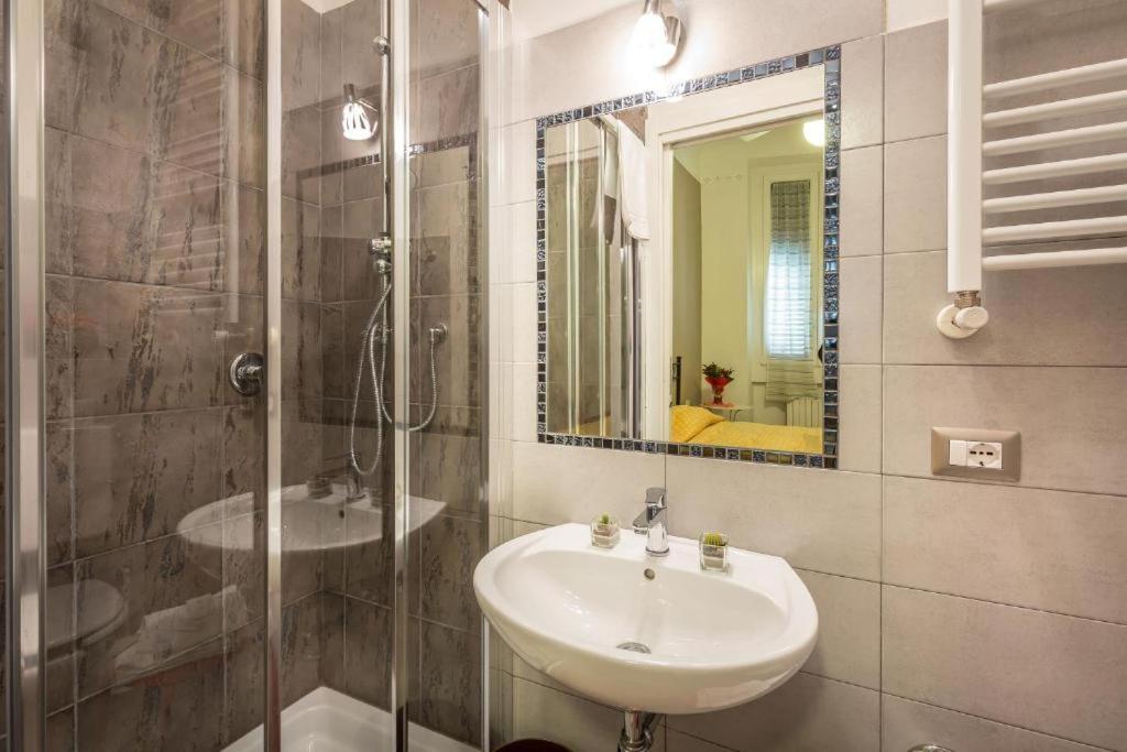 Double Or Twin Room With City View photo 3