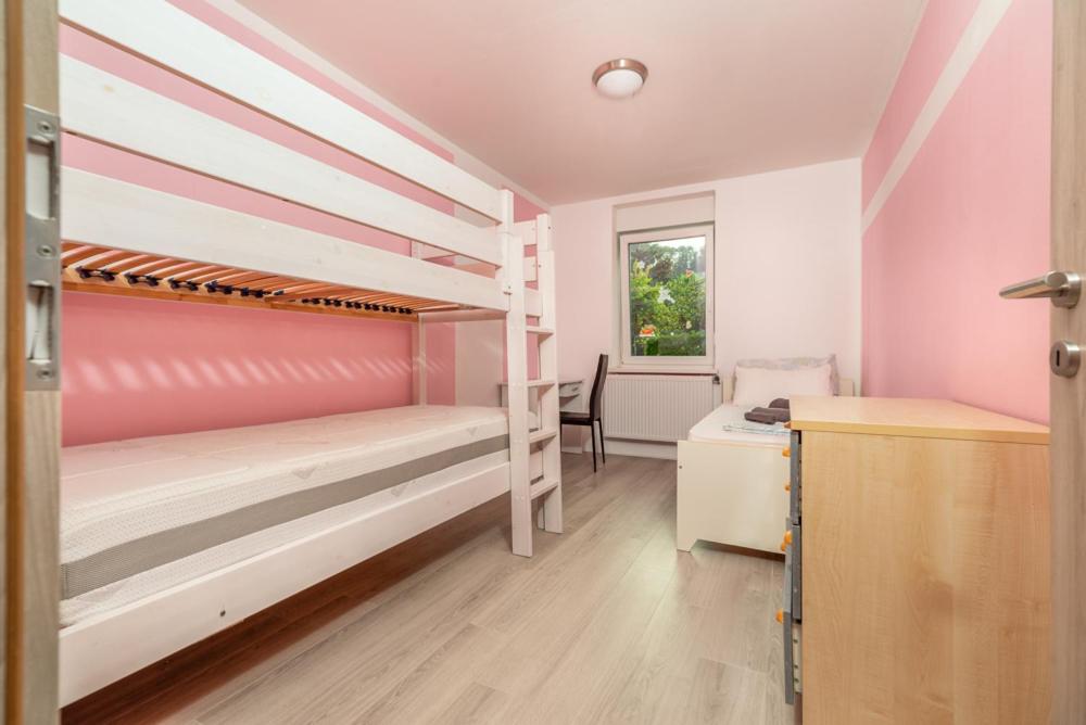 Apartment with Terrace - Photo 6