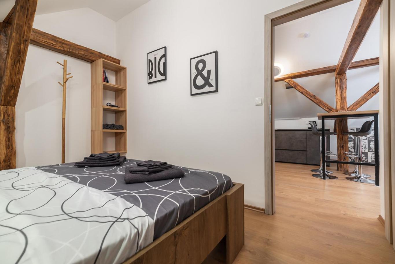 Two-Bedroom Apartment - Photo 5