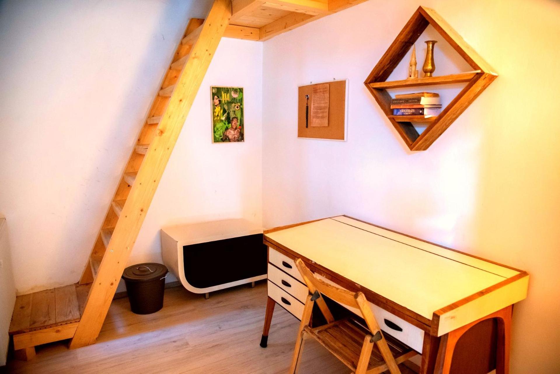 Budget Double Room - Photo 3