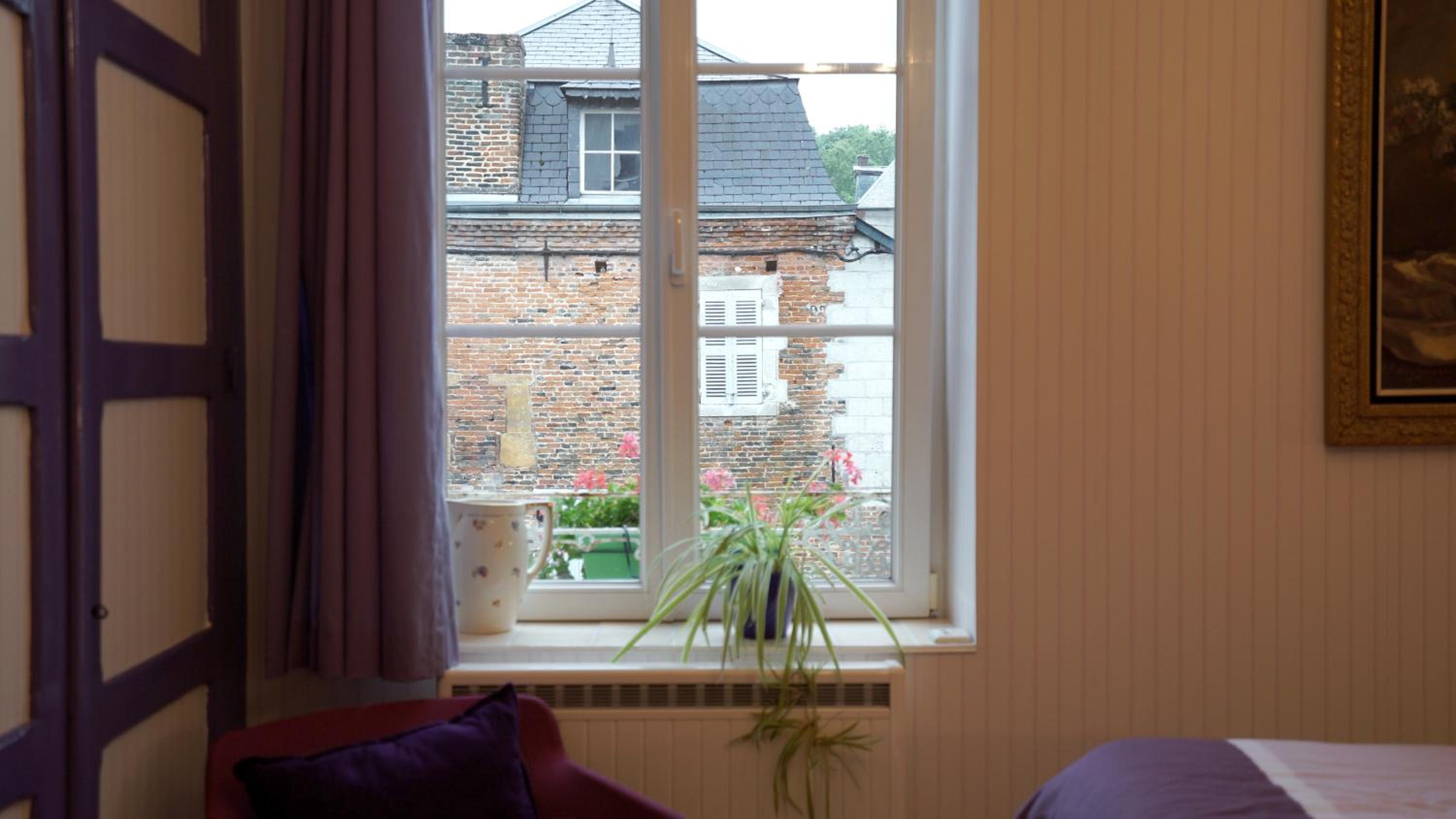 Budget Double Room photo 2