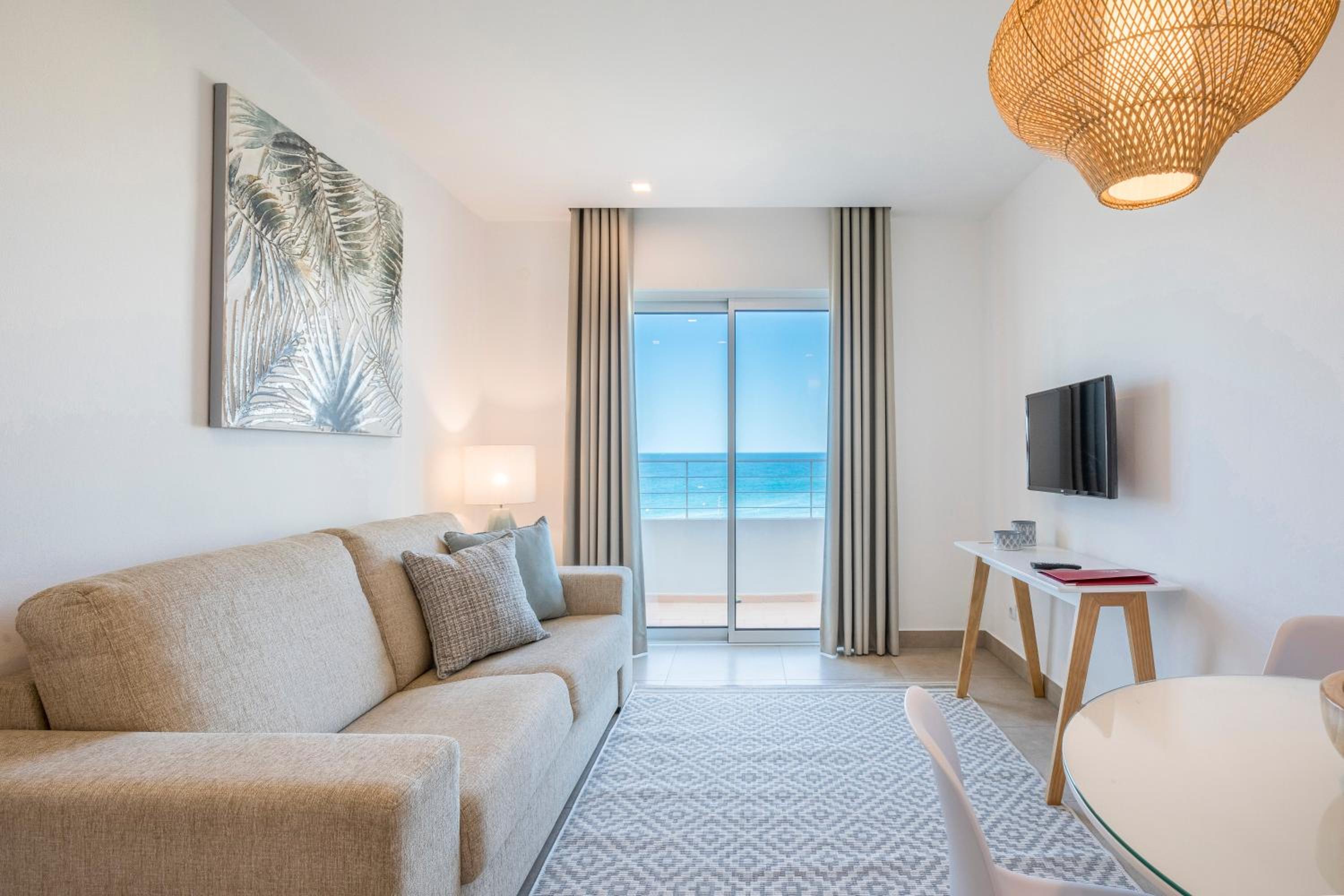 Premium One-Bedroom Apartment with Sea View - Photo 23