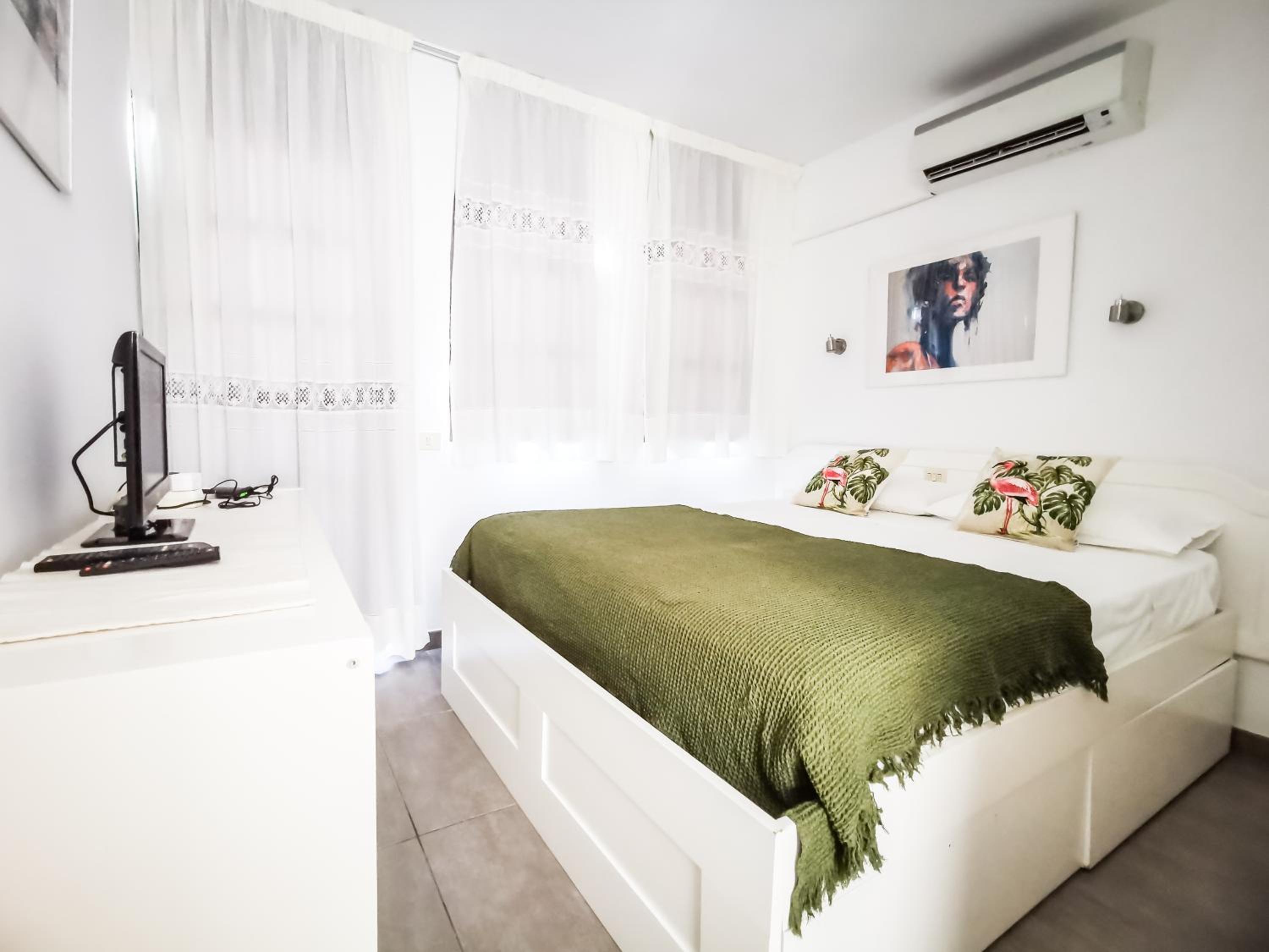 One-Bedroom House - Photo 1
