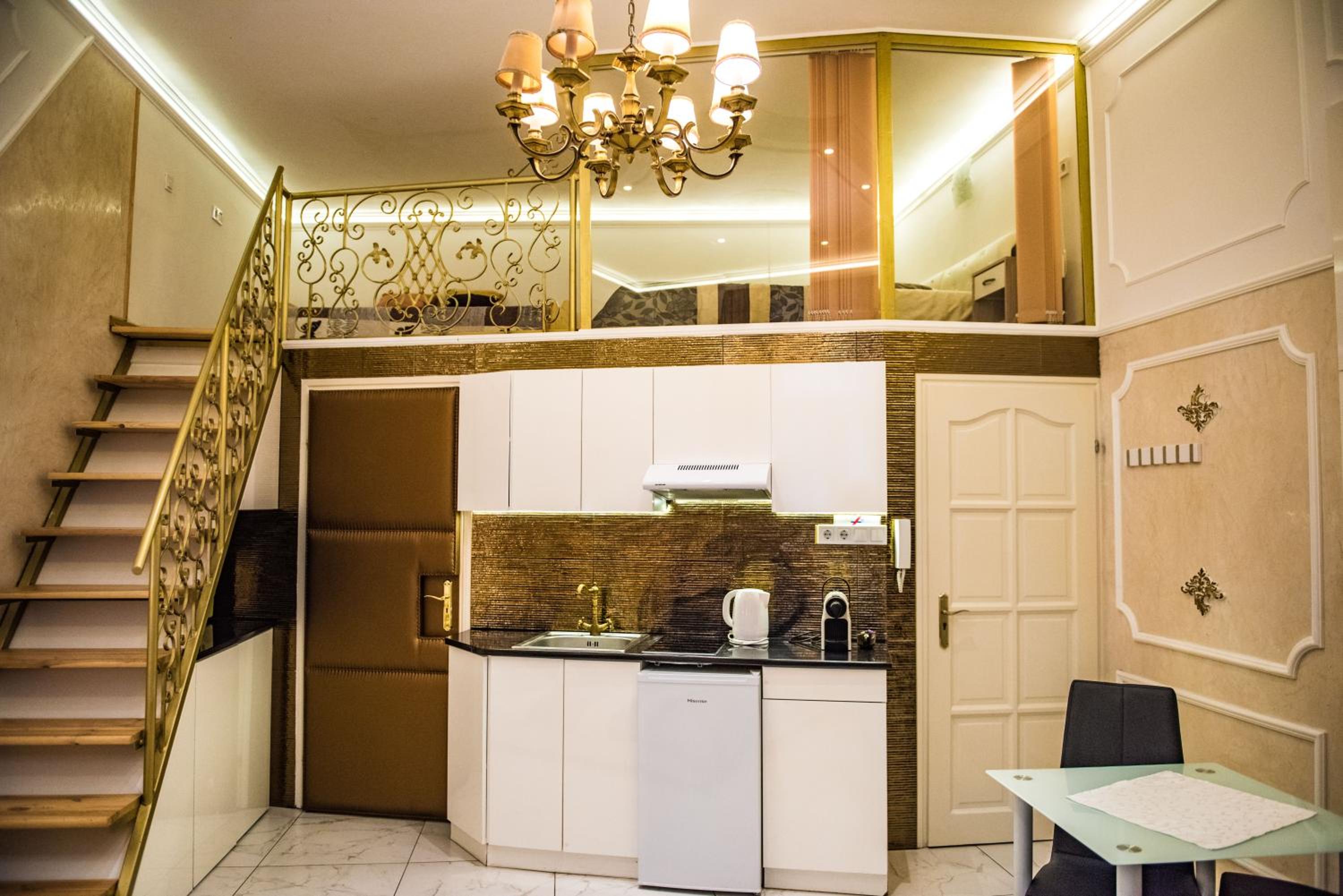 Apartment - Photo 2