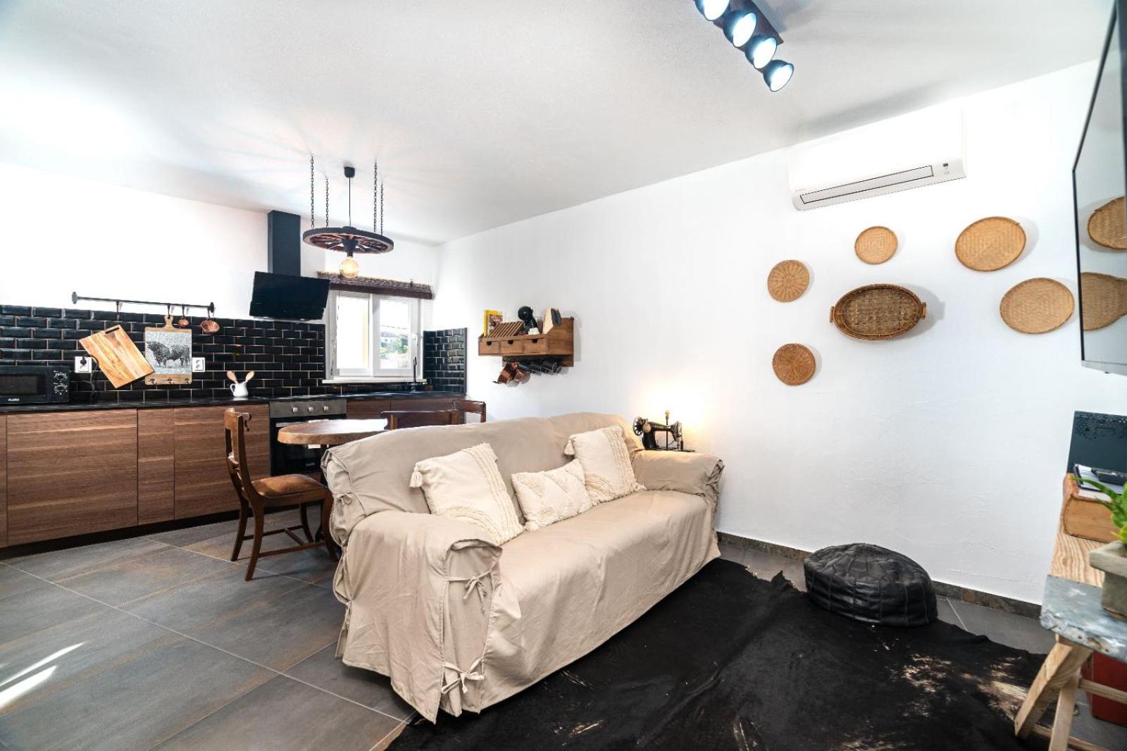 One-Bedroom House photo 2