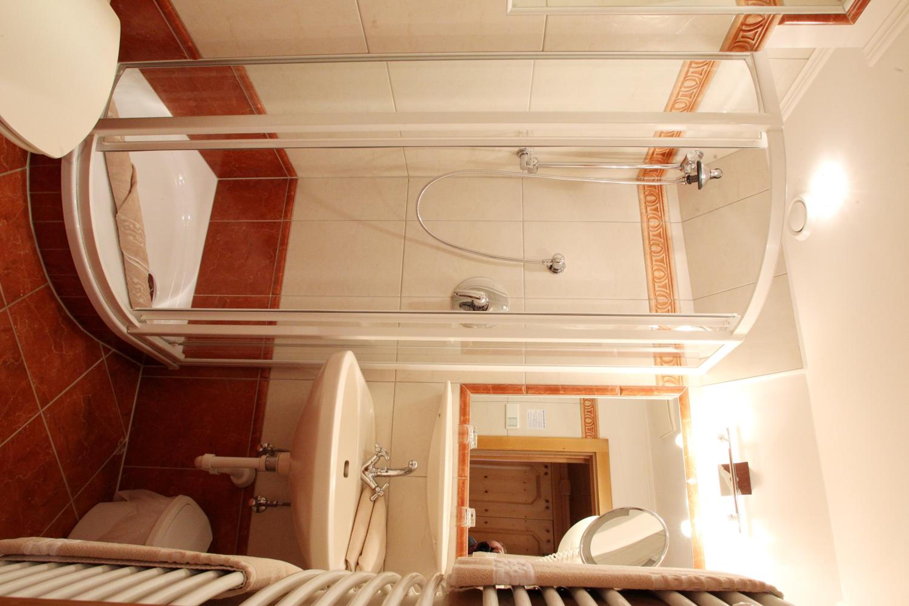 Standard Double Room with Balcony - Photo 2