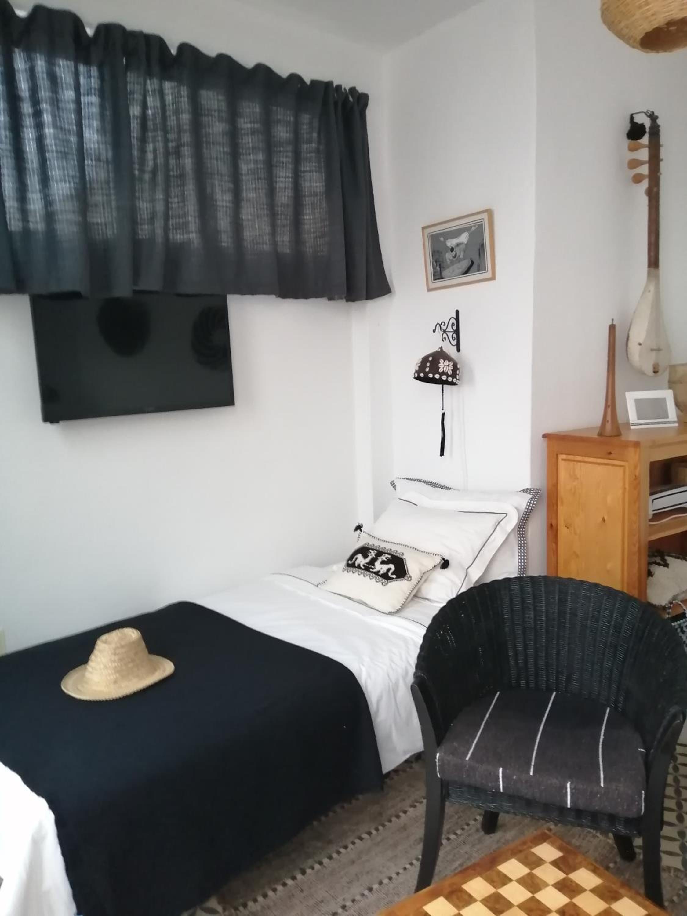 Twin Room - Photo 5