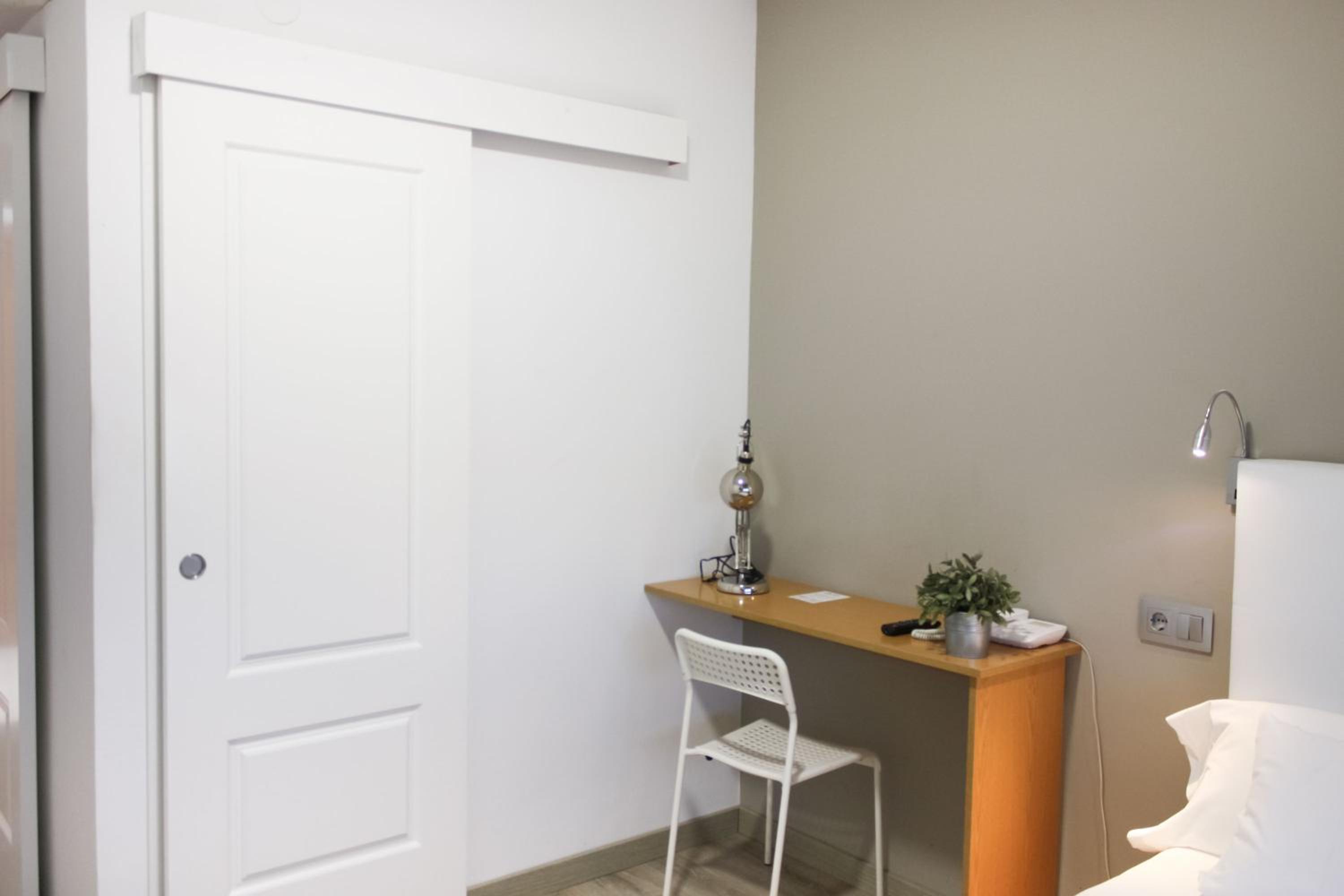 Single Room photo 2