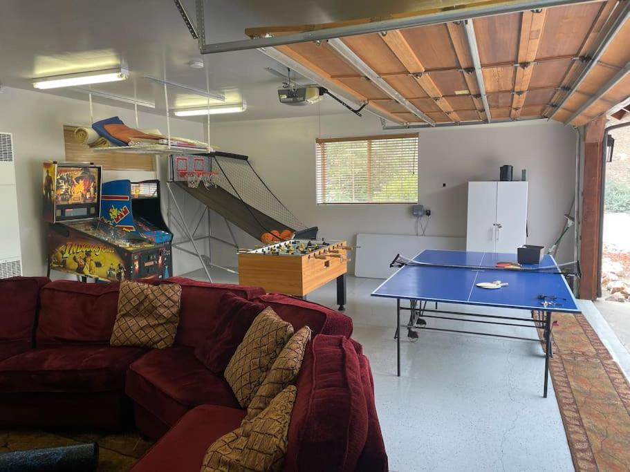 Three-Bedroom House photo 3