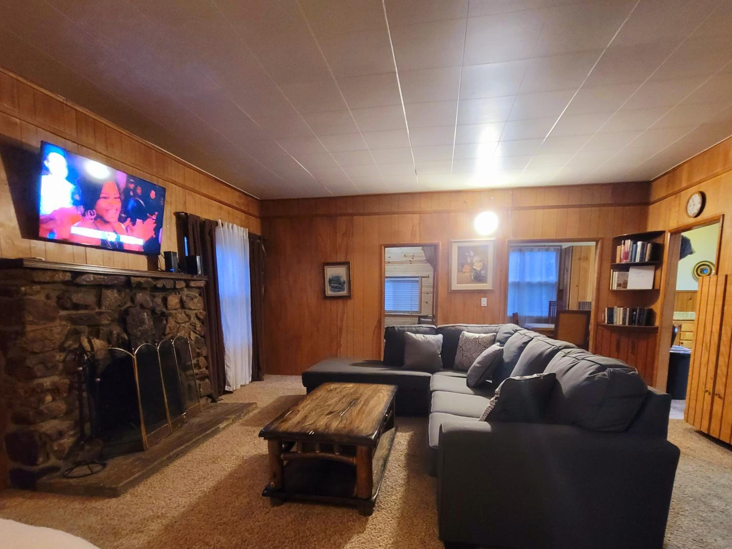Three-Bedroom Chalet photo 1