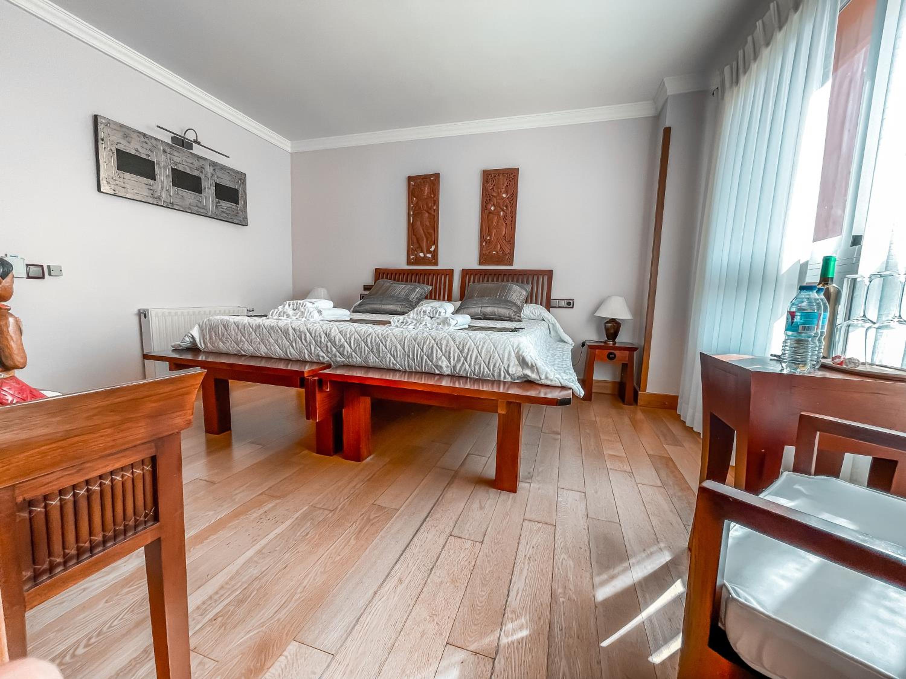 Superior Twin Room with Sea View - Photo 8