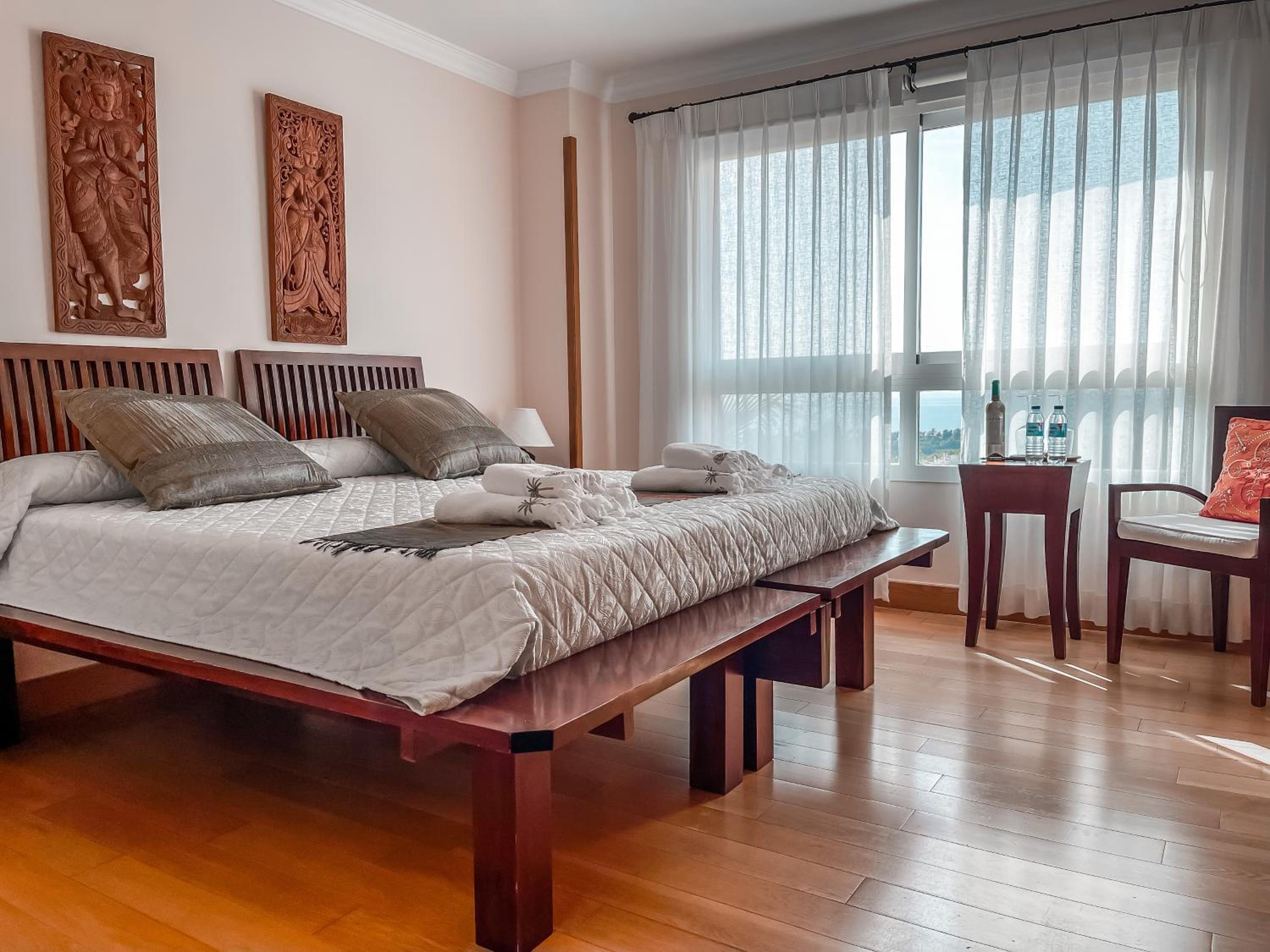 Superior Twin Room with Sea View - Photo 7