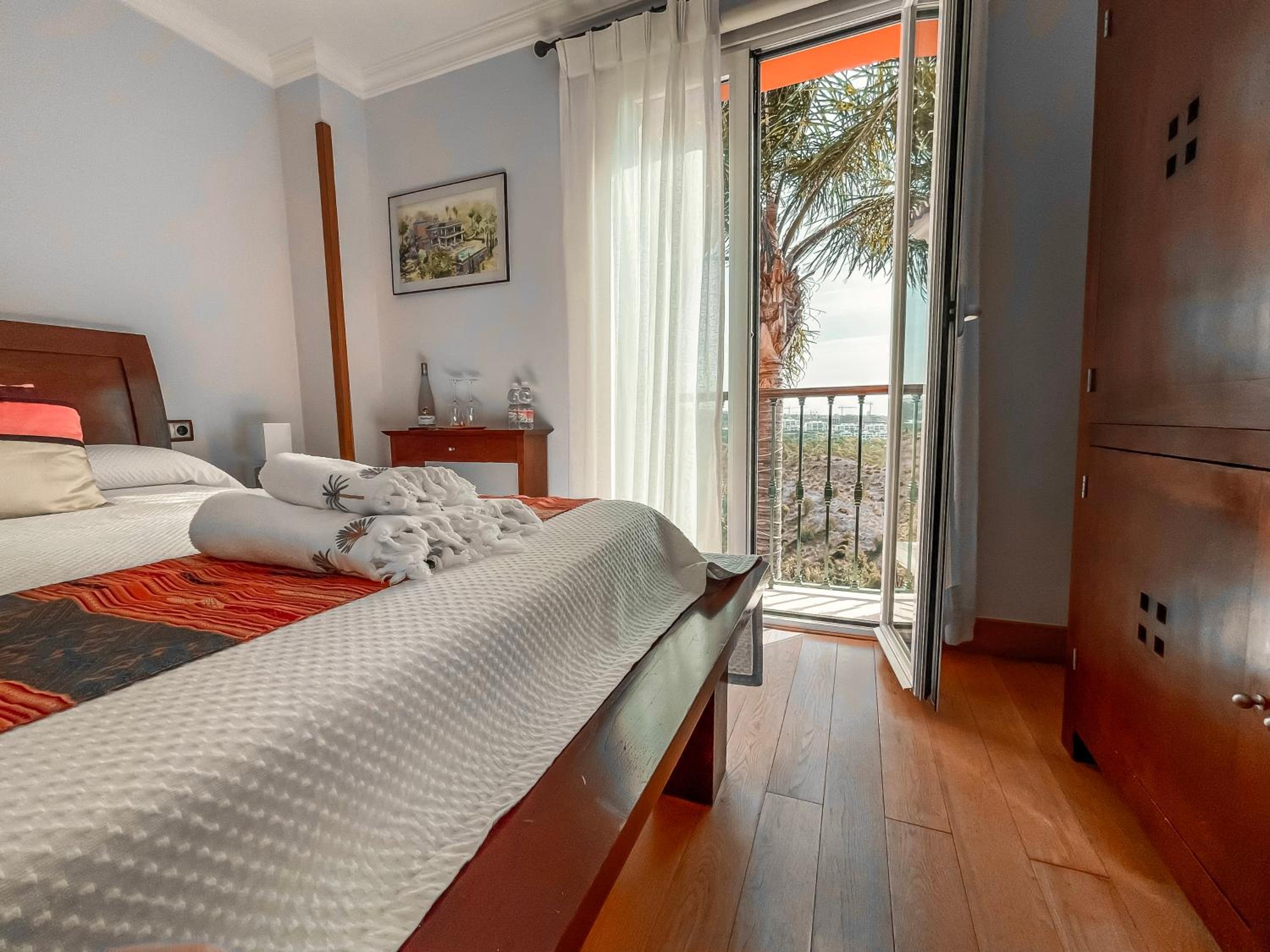 Deluxe Double Room with Terrace and Sea View - Photo 8