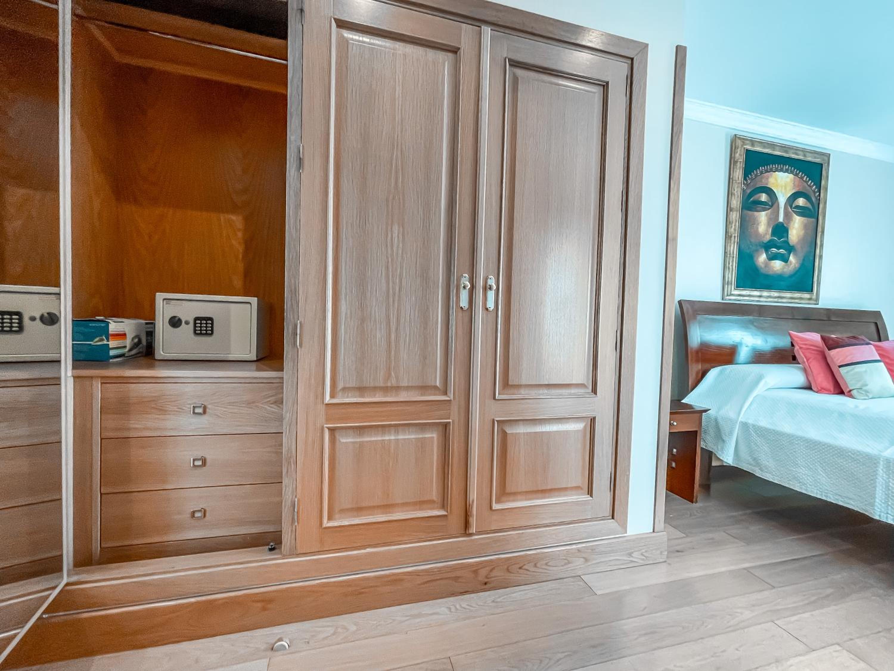 Deluxe Double Room with Terrace and Sea View - Photo 11