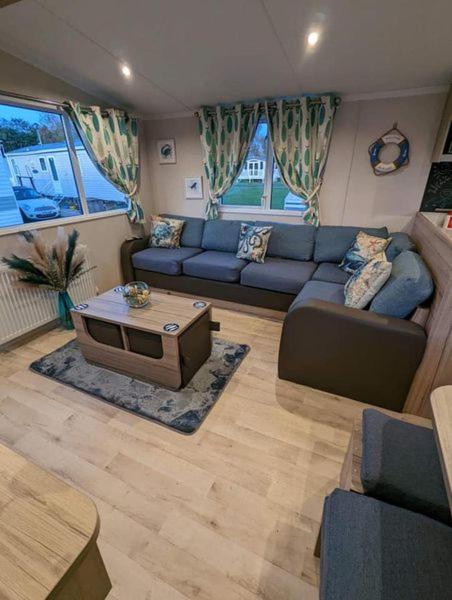 Mobile Home photo 1