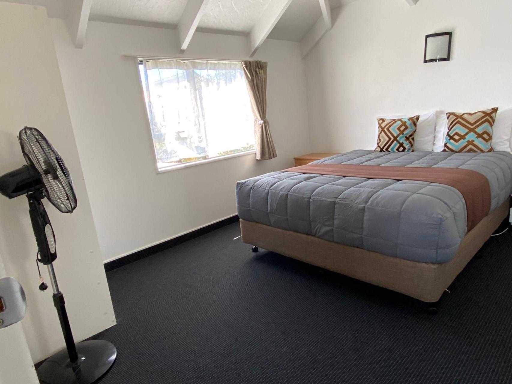 Large One-Bedroom Apartment - Top Floor  photo 3