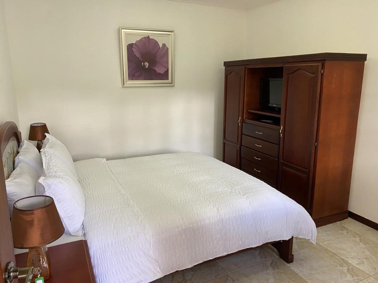 Standard Single Room with Shower photo 1