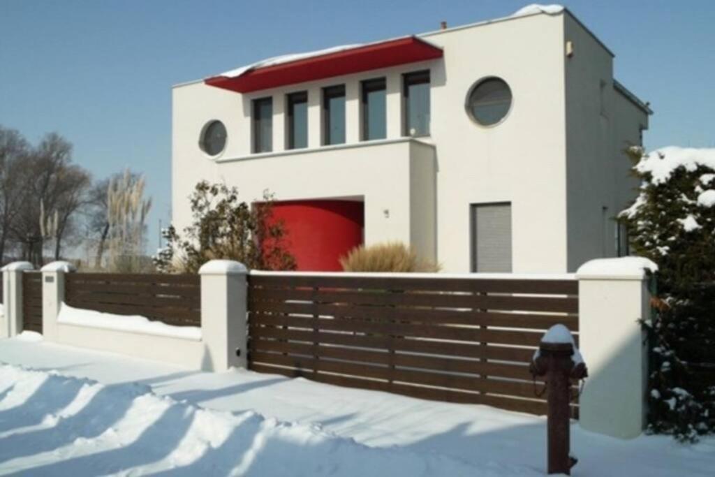 Villa photo 3