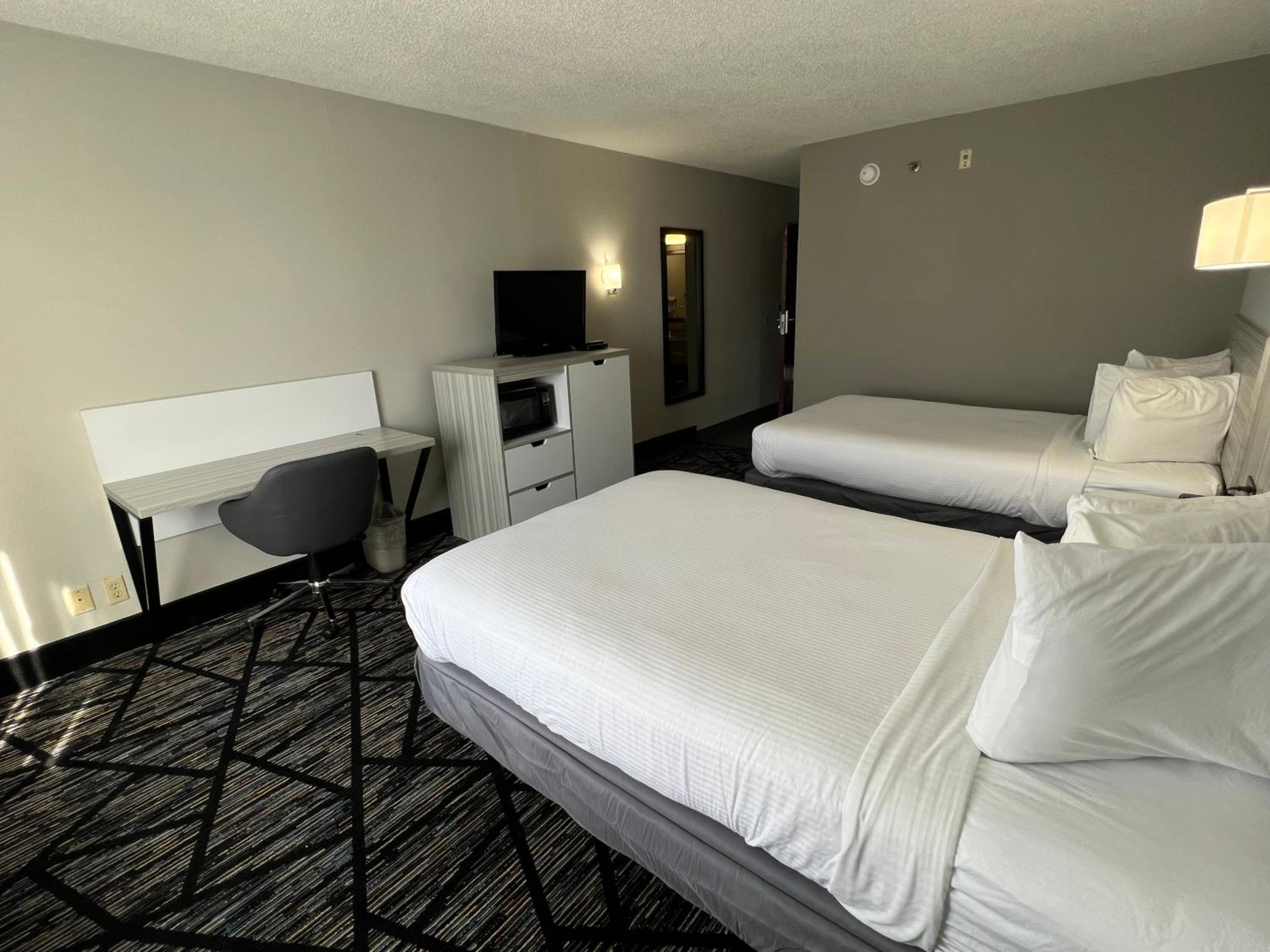Double Room with Two Double Beds - Non-Smoking - Photo 3