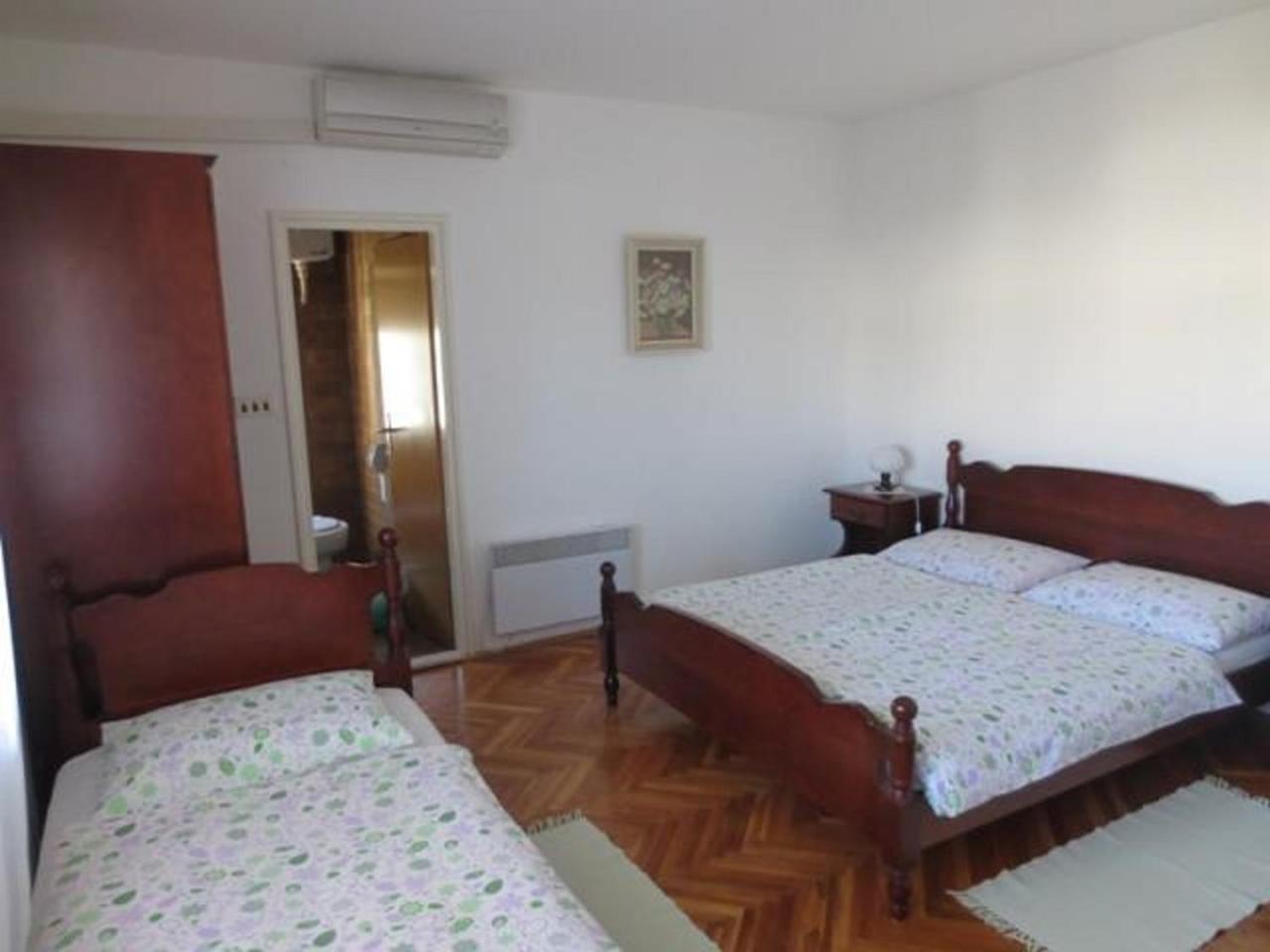Triple Room with Bathroom photo 1