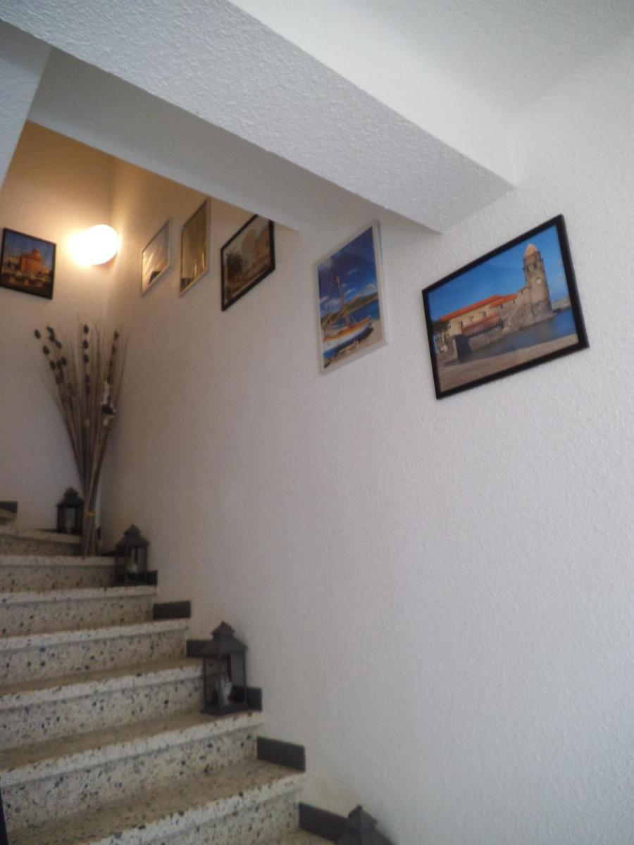 Double Room with Balcony - Photo 6