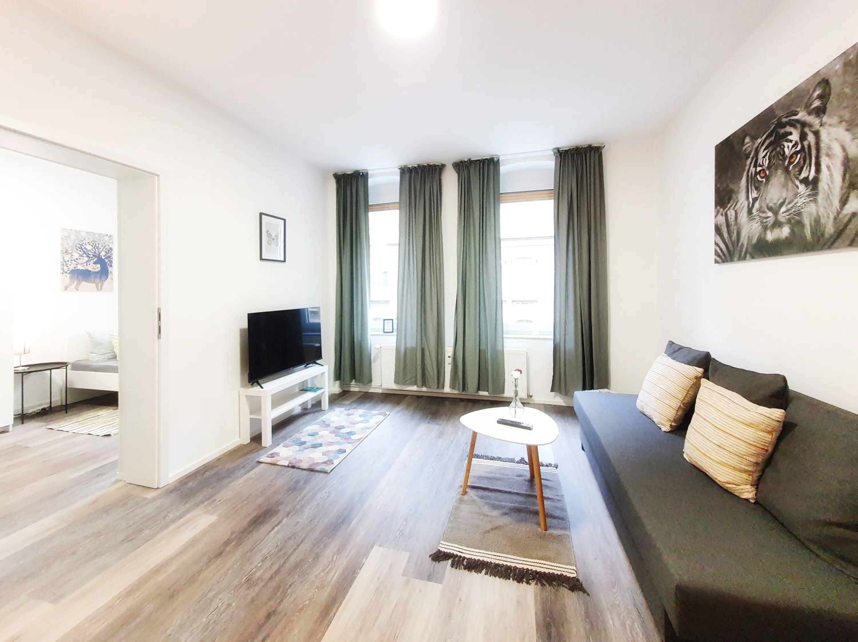 One-Bedroom Apartment photo 1