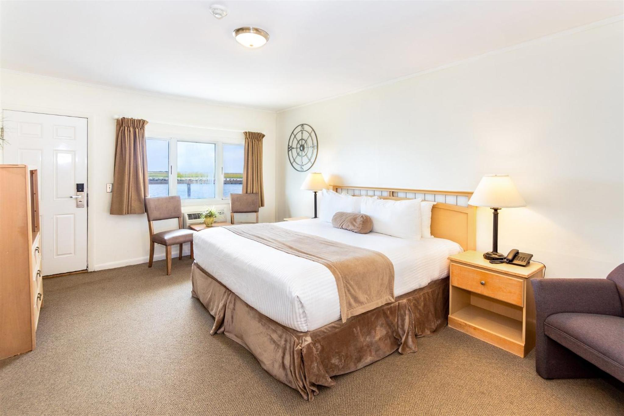 Superior King Room with Sea View and Patio photo 1