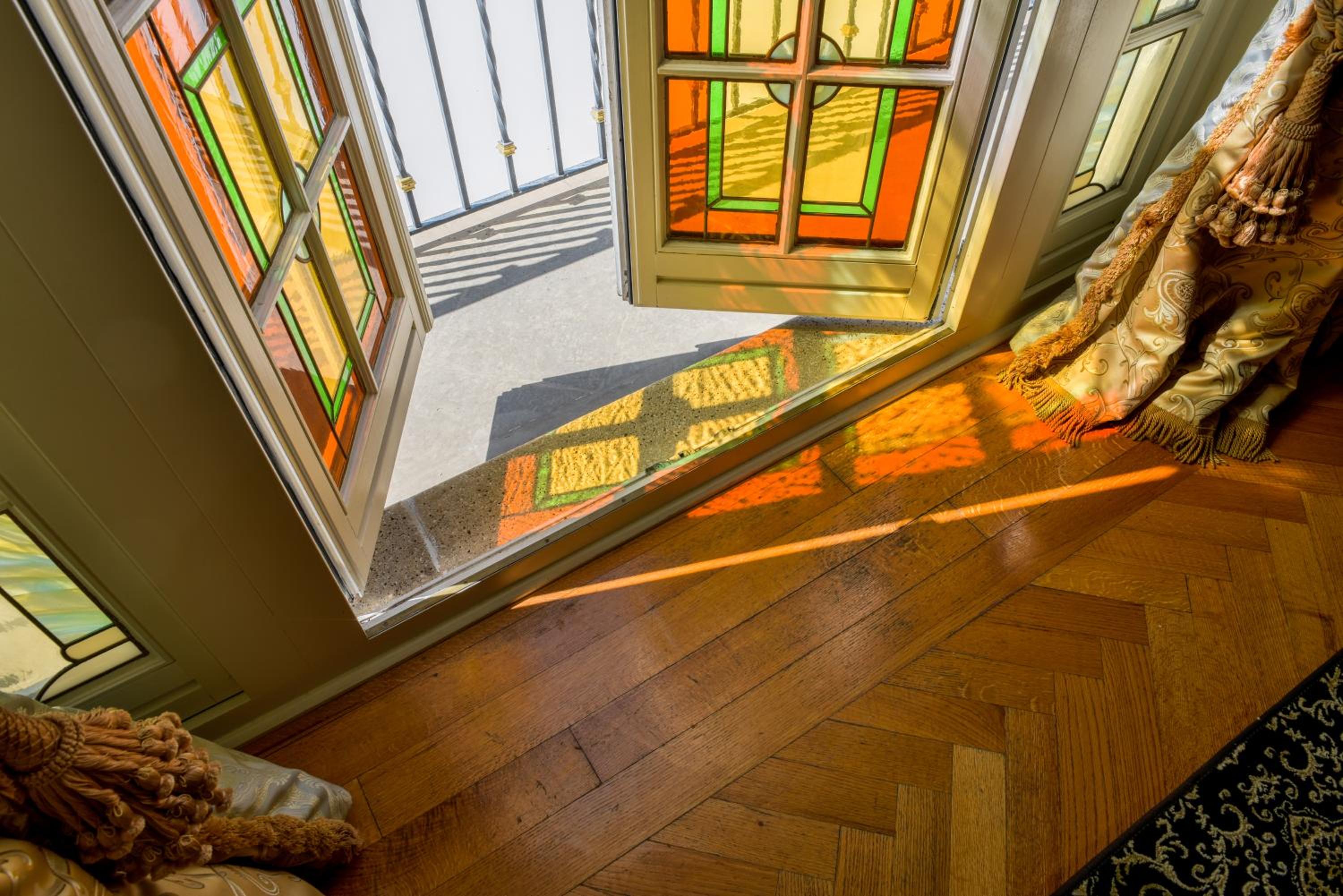 Suite with Balcony thumbnail 6