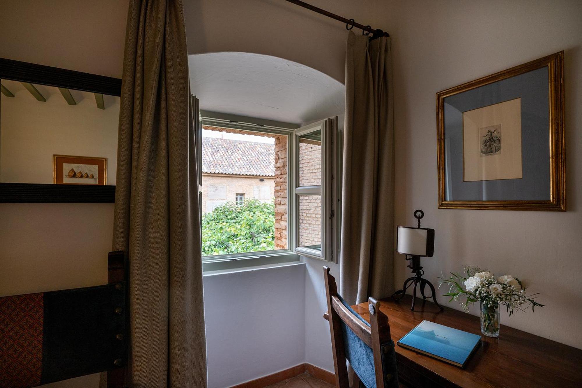 Standard Double Room - Photo 3