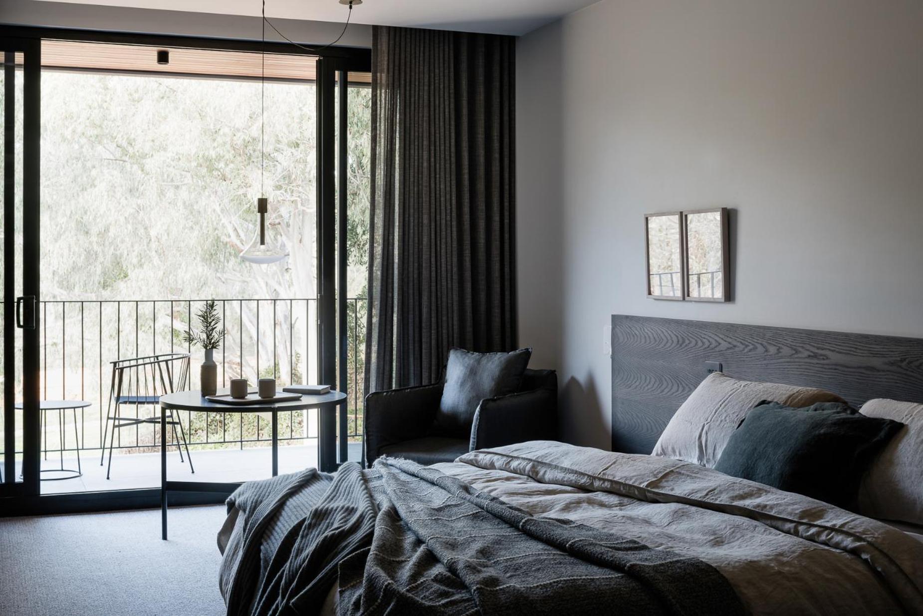 Superior King Room with River View