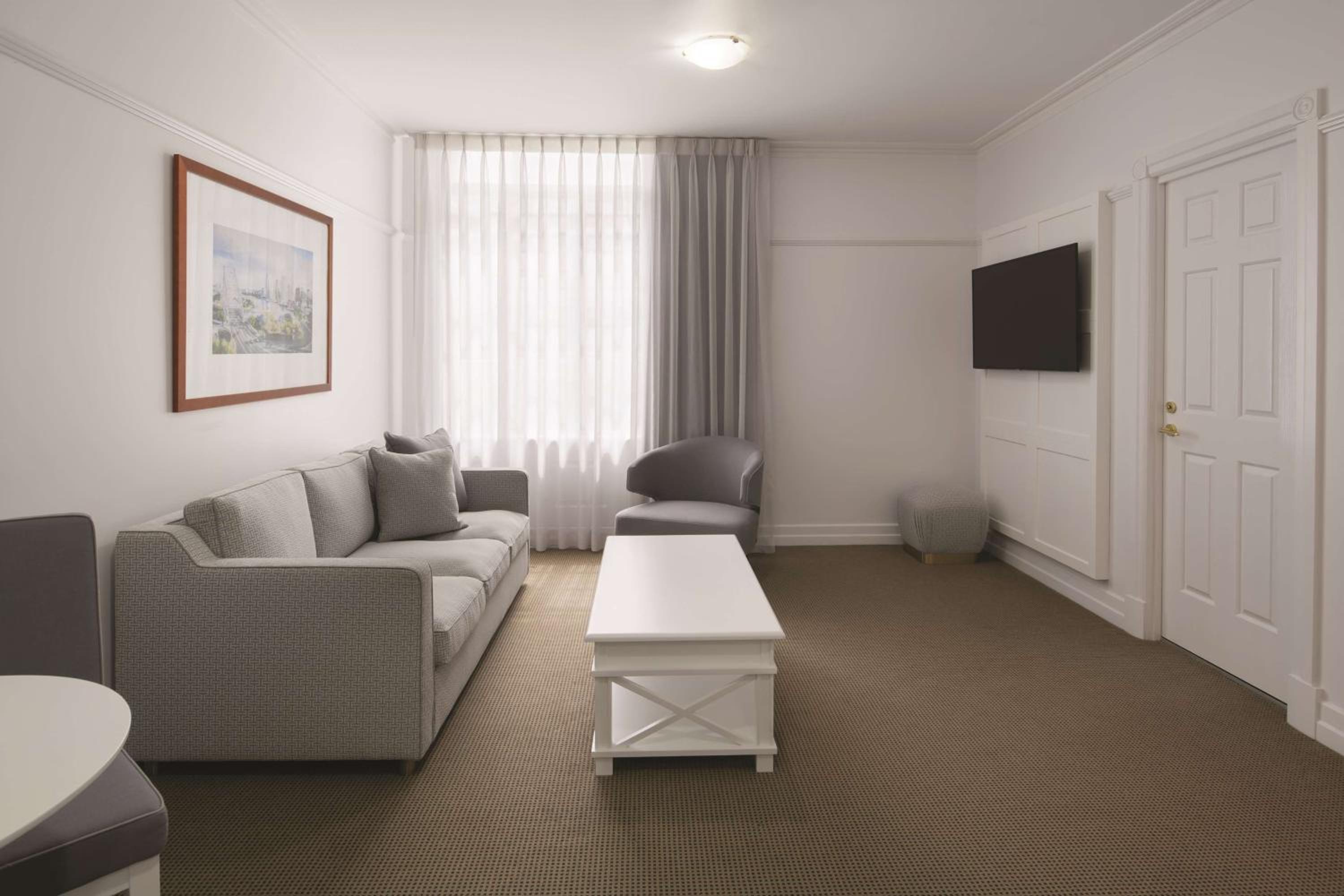 One-Bedroom Apartment - Photo 5