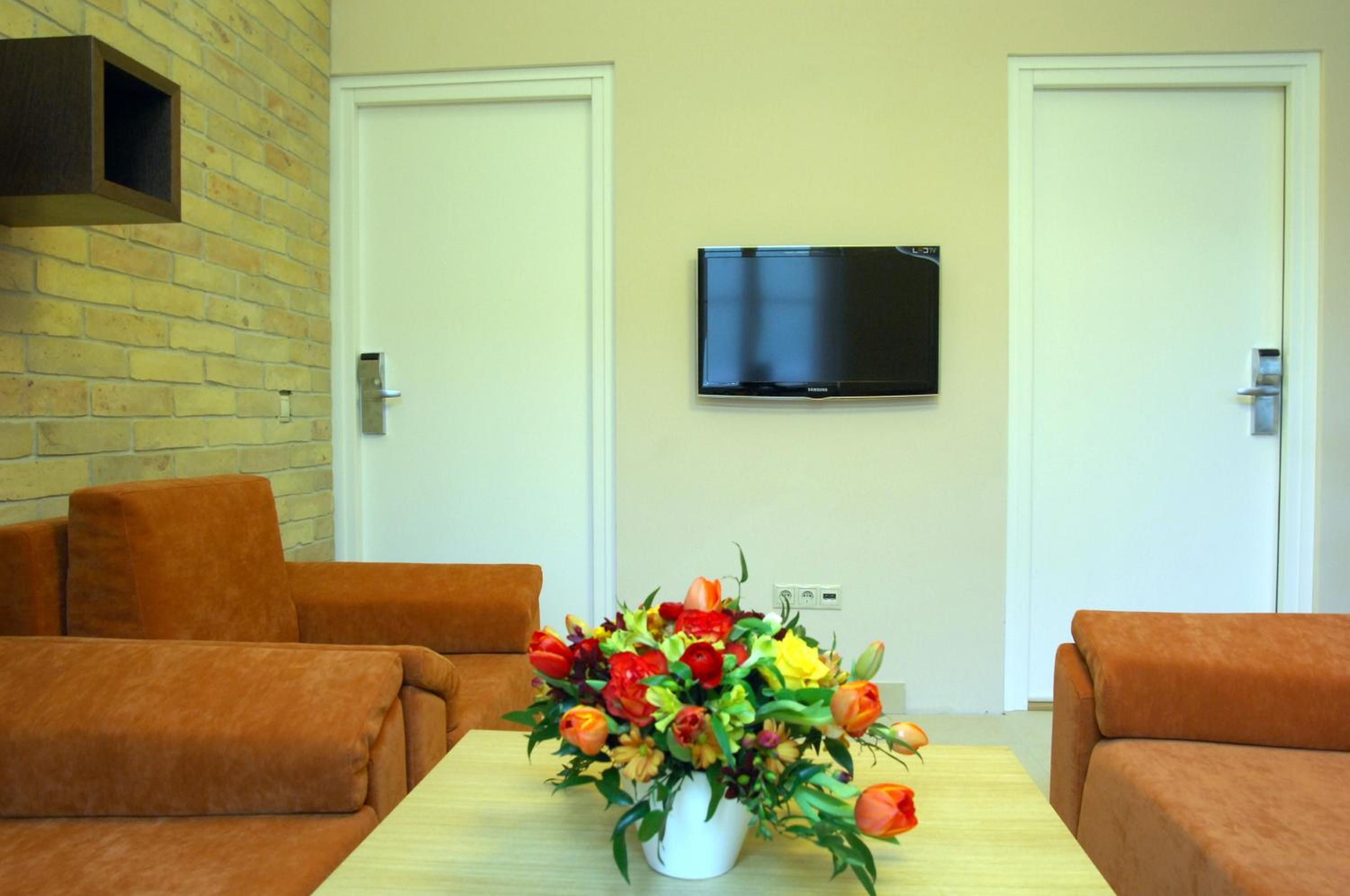 Standard Double or Twin Room - Photo 5