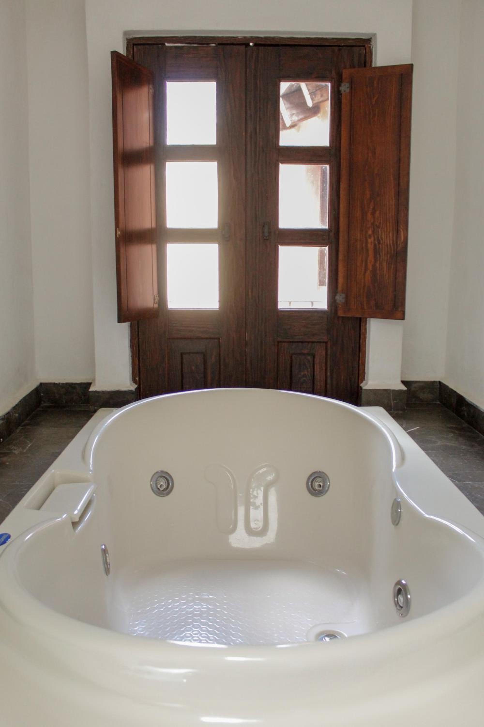 Premium Quadruple Room - Photo 11