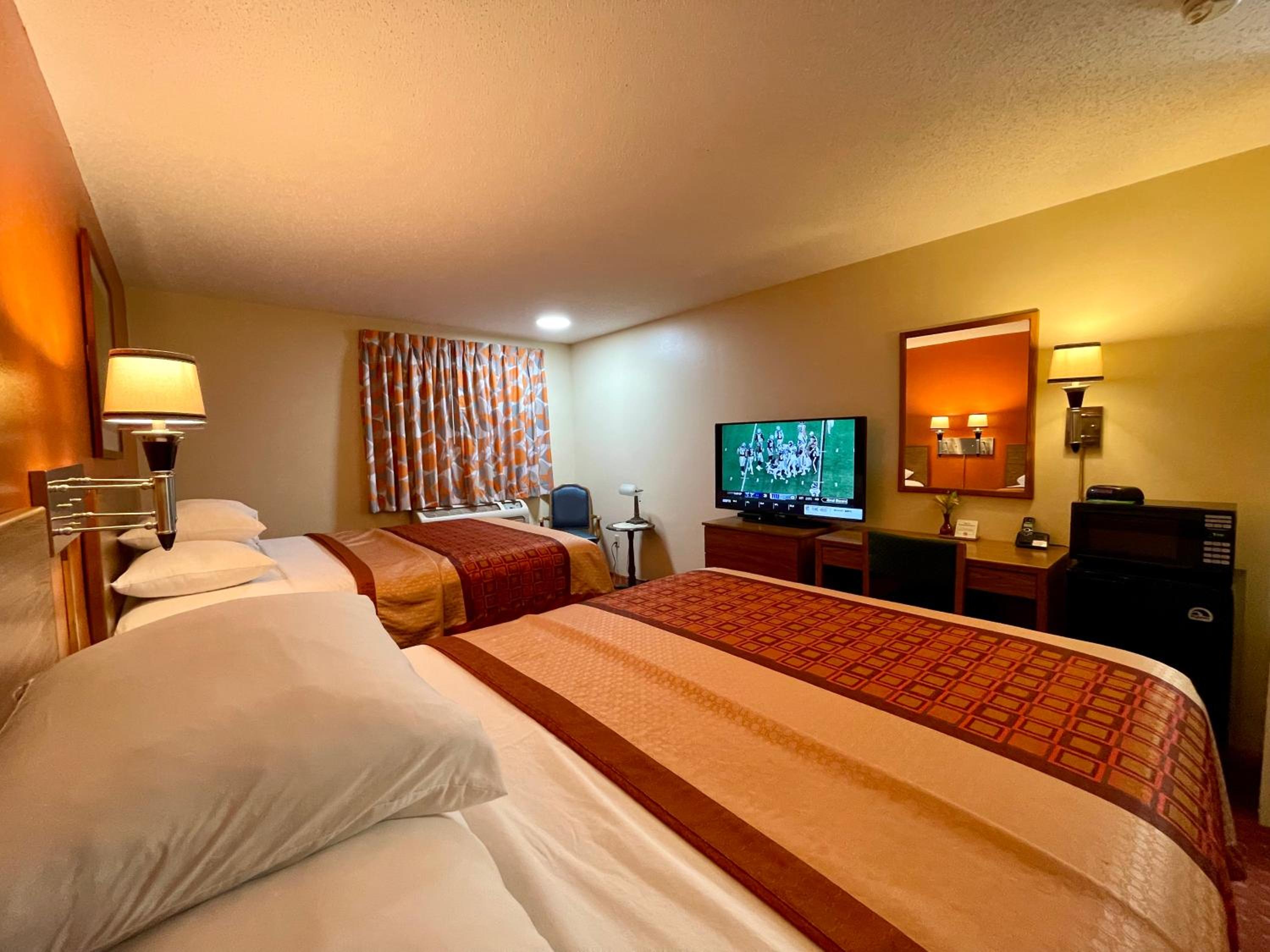 Room with Two Queen Beds photo 1