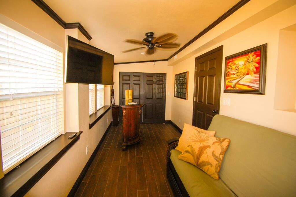 Apartment photo 2