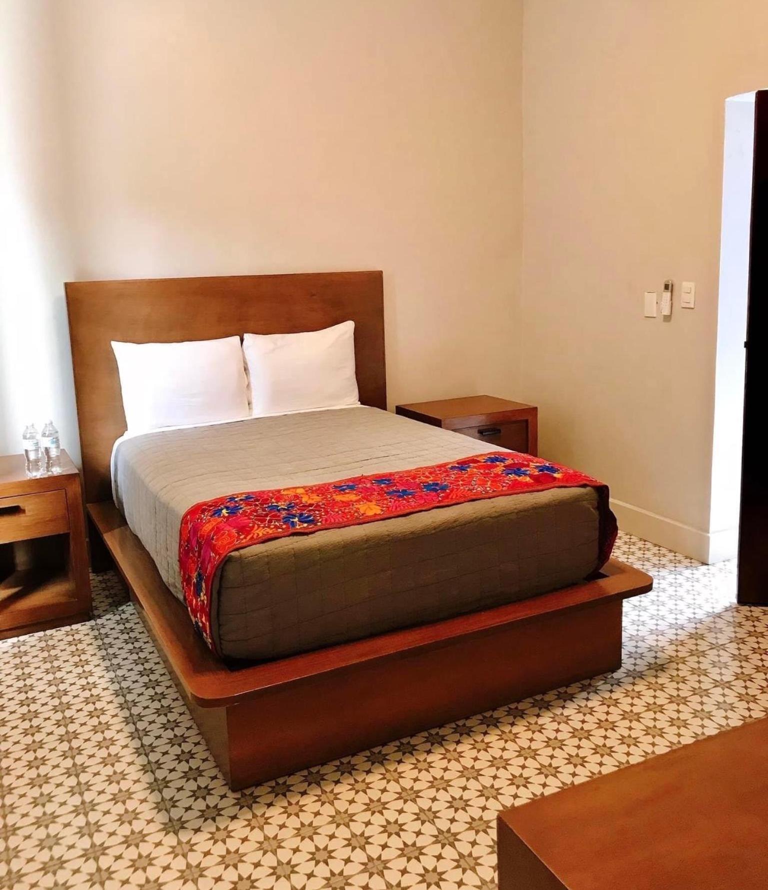 Queen Room - Photo 5