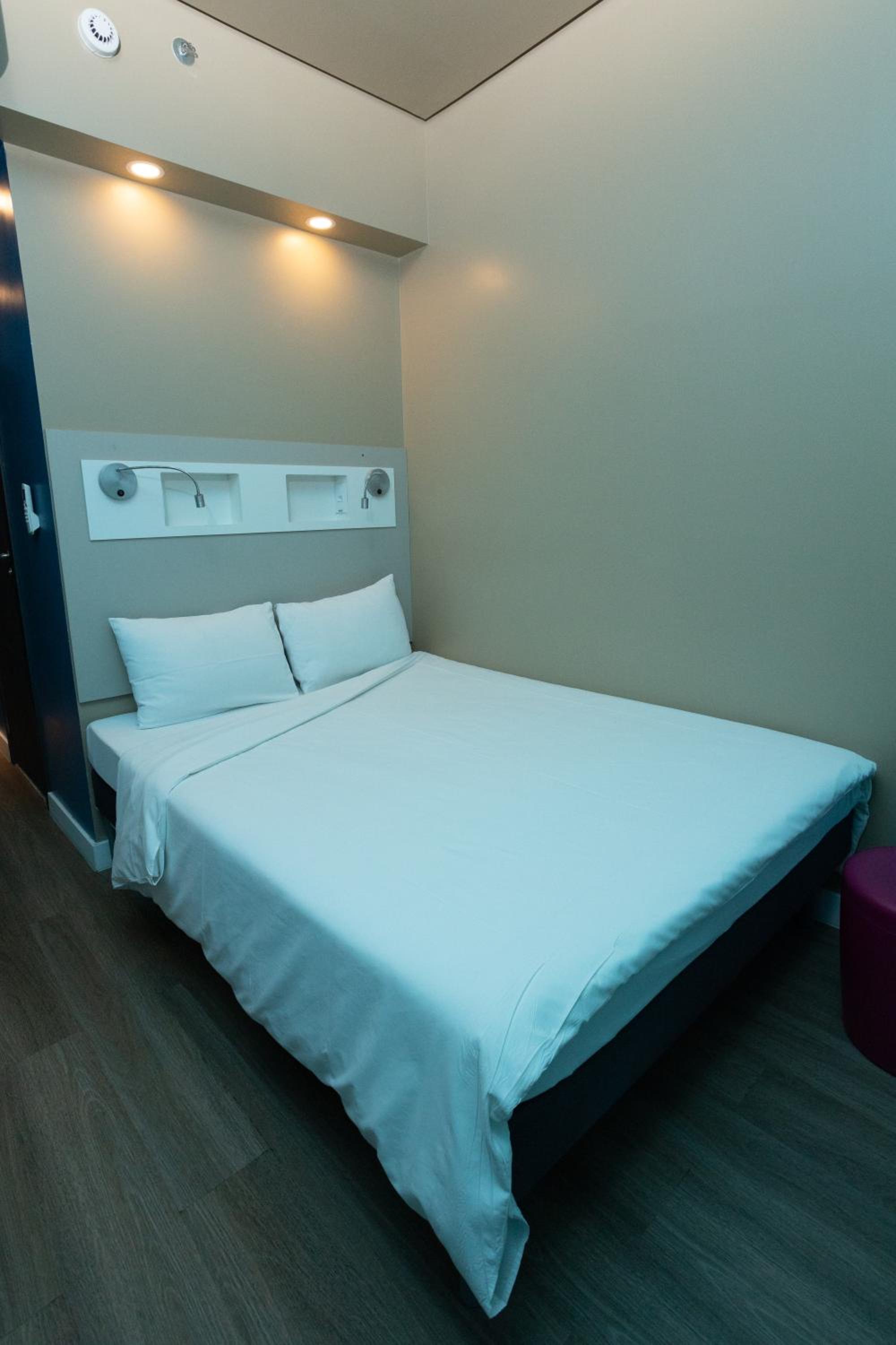 Standard Double Room - Photo 12