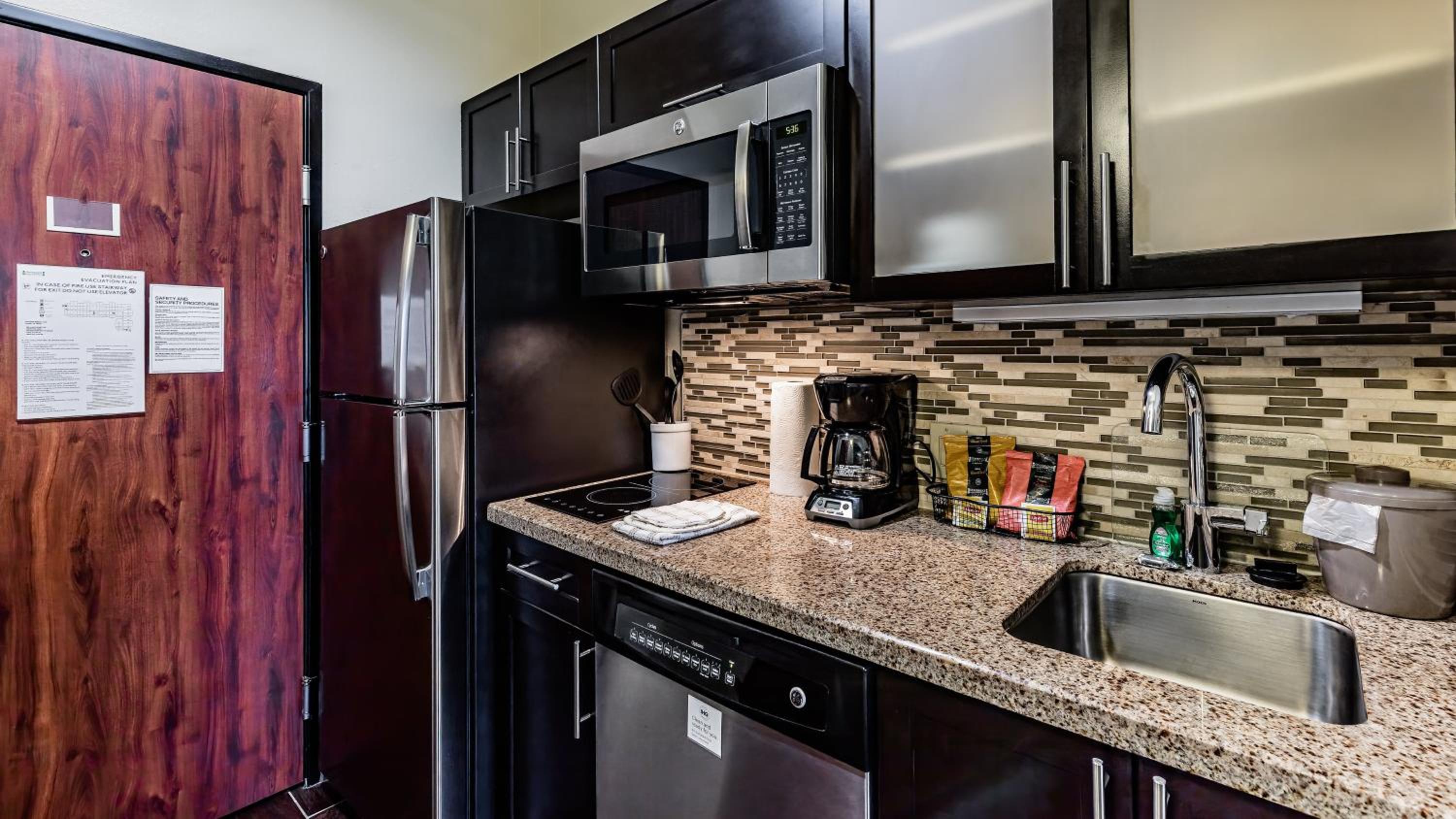 Studio Suite - Photo 2