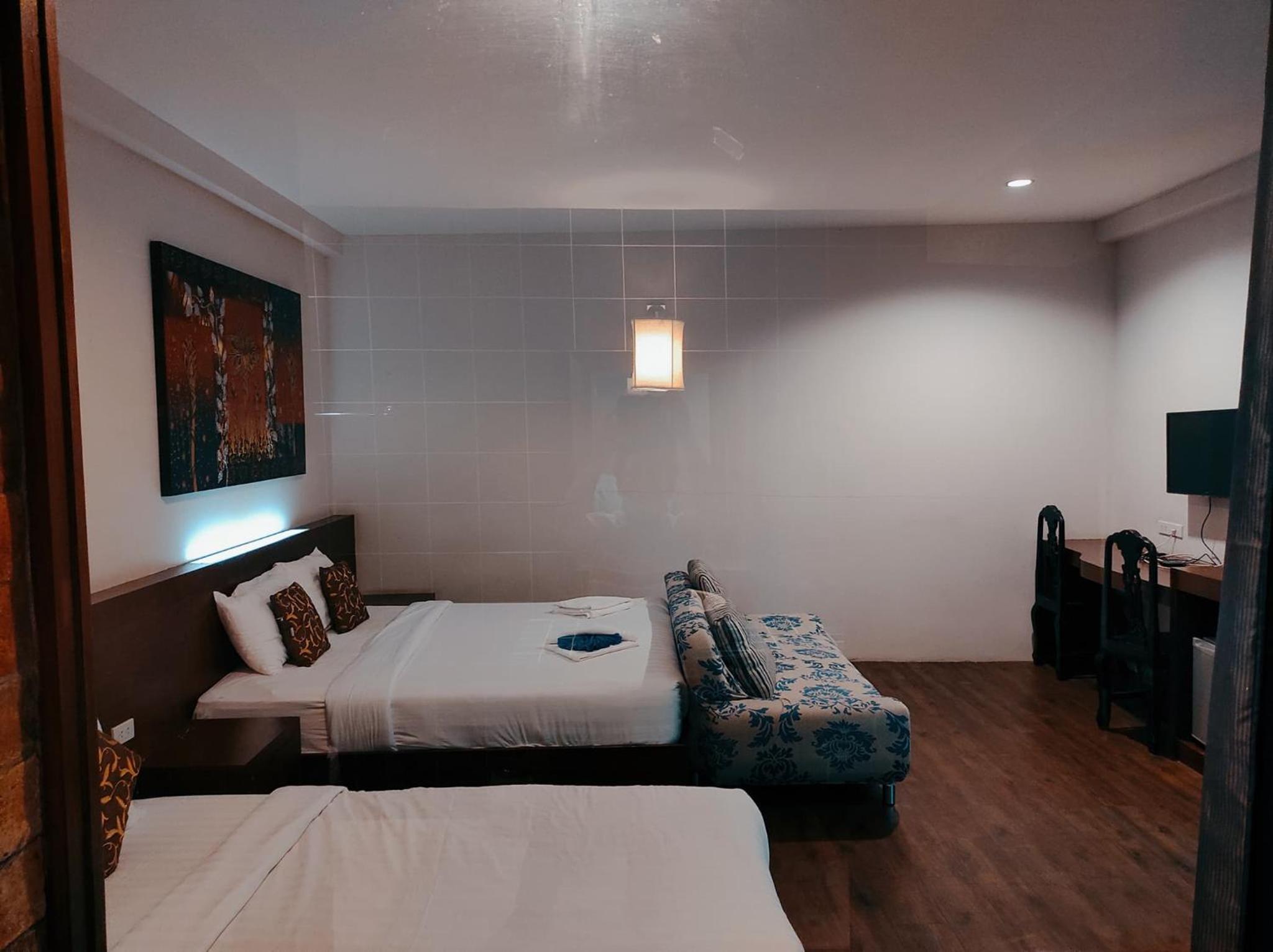 Standard Twin Room with Garden View photo 2