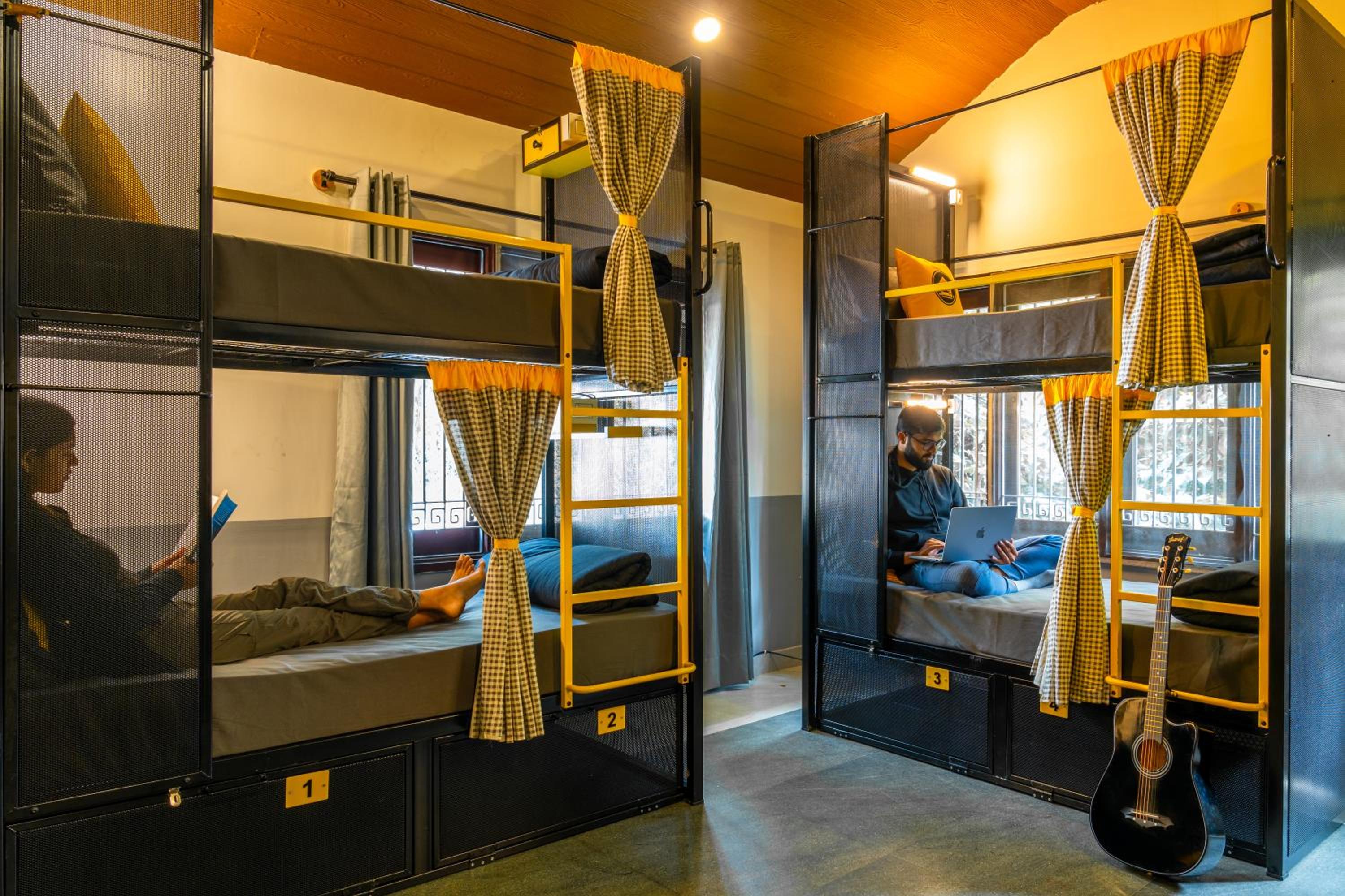 Bed in 6 Bed Mixed Dormitory photo 1