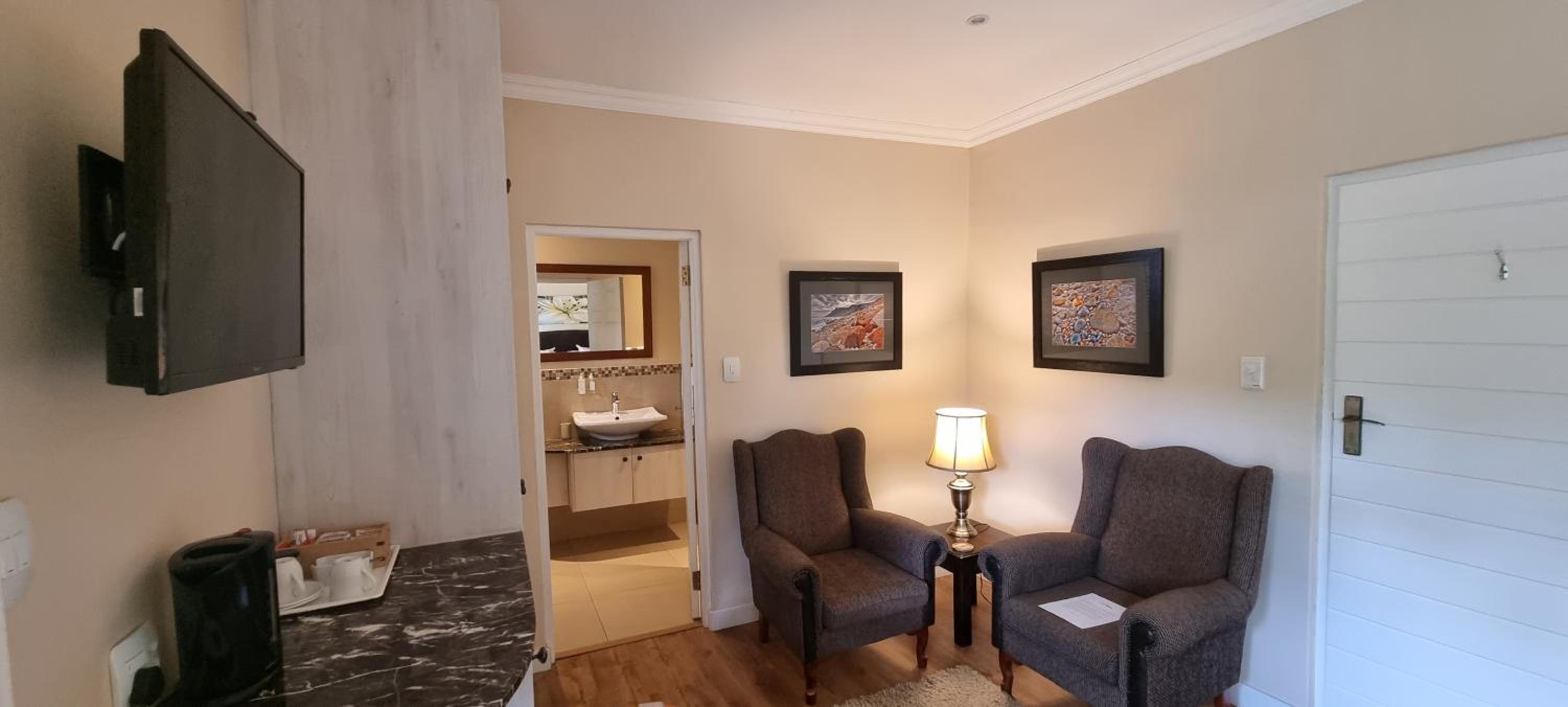 Deluxe Double or Twin Room with Mountain View - Photo 1