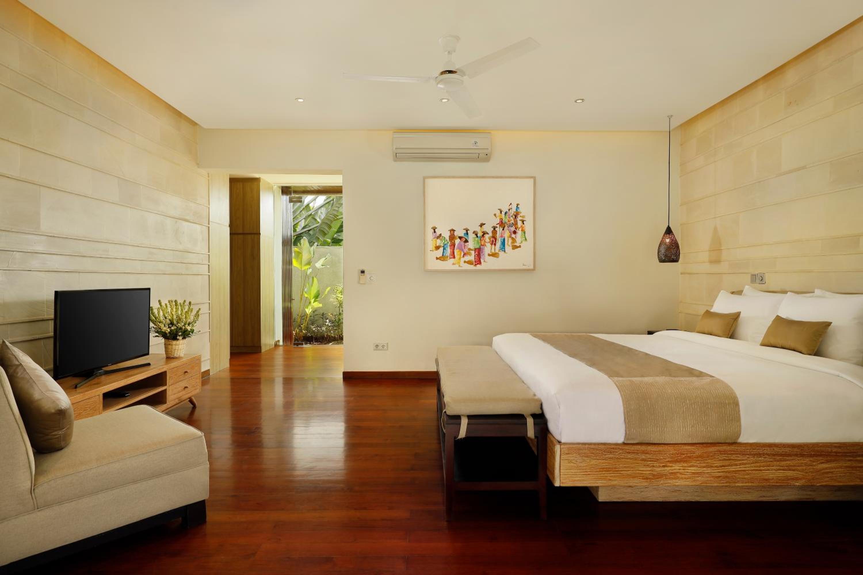 Villa with Private Pool - Photo 15