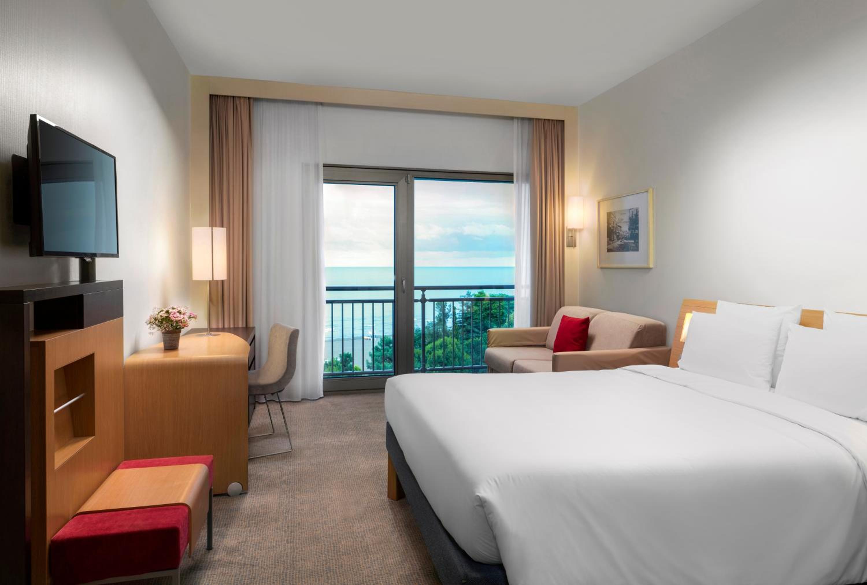 Executive Room with One Double Bed and Sea View
