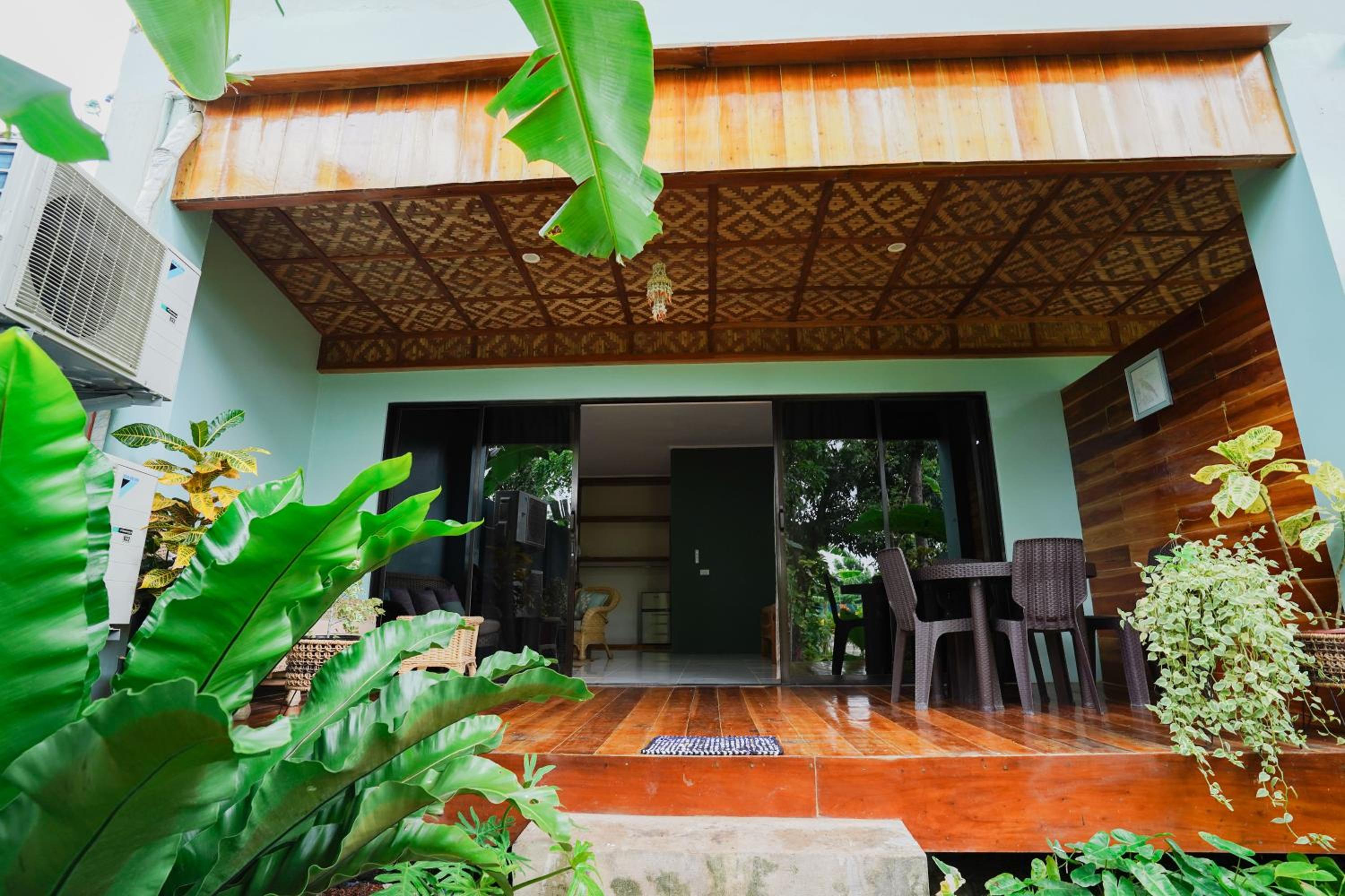 Family Room with Terrace - Photo 5