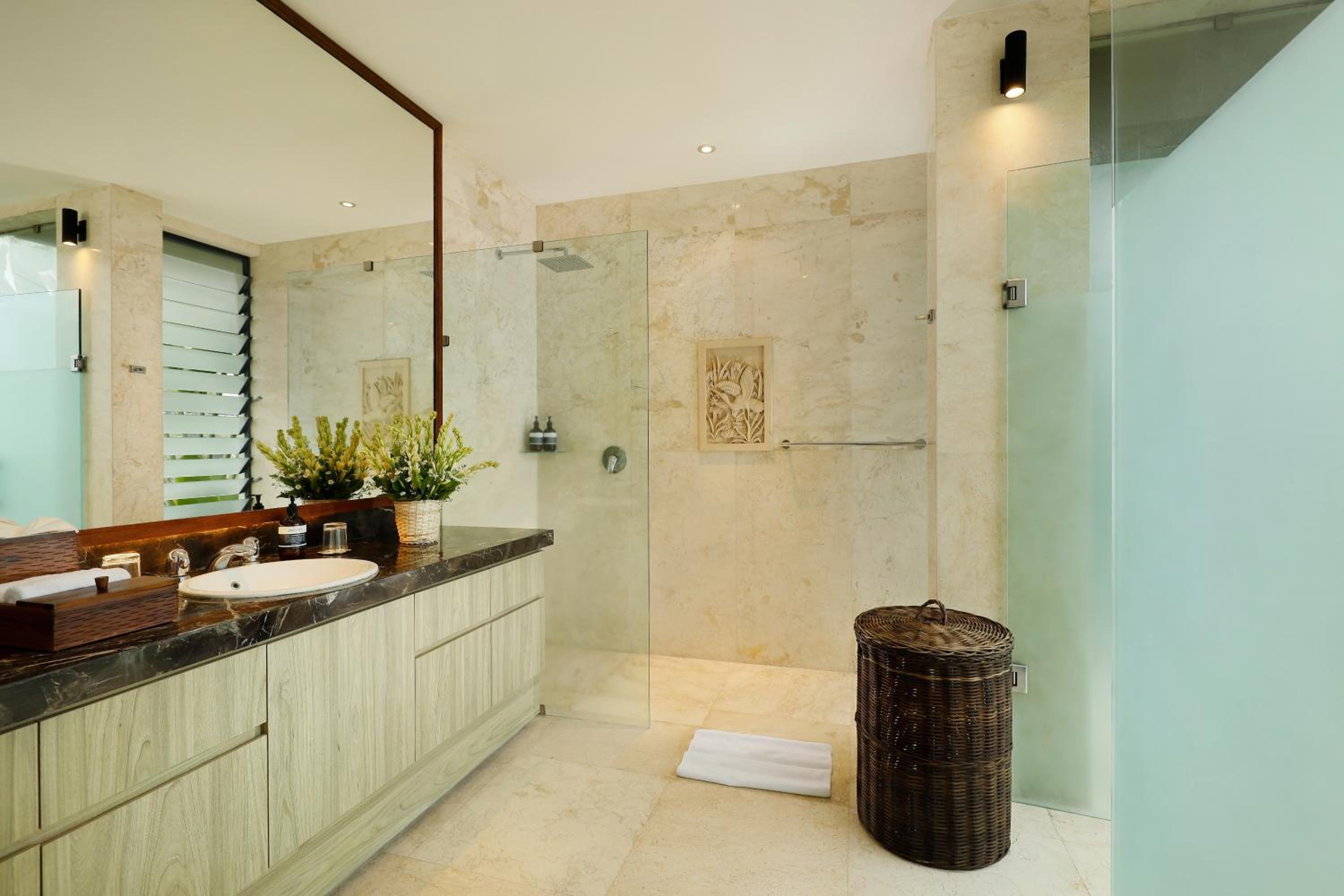 Villa with Private Pool - Photo 17