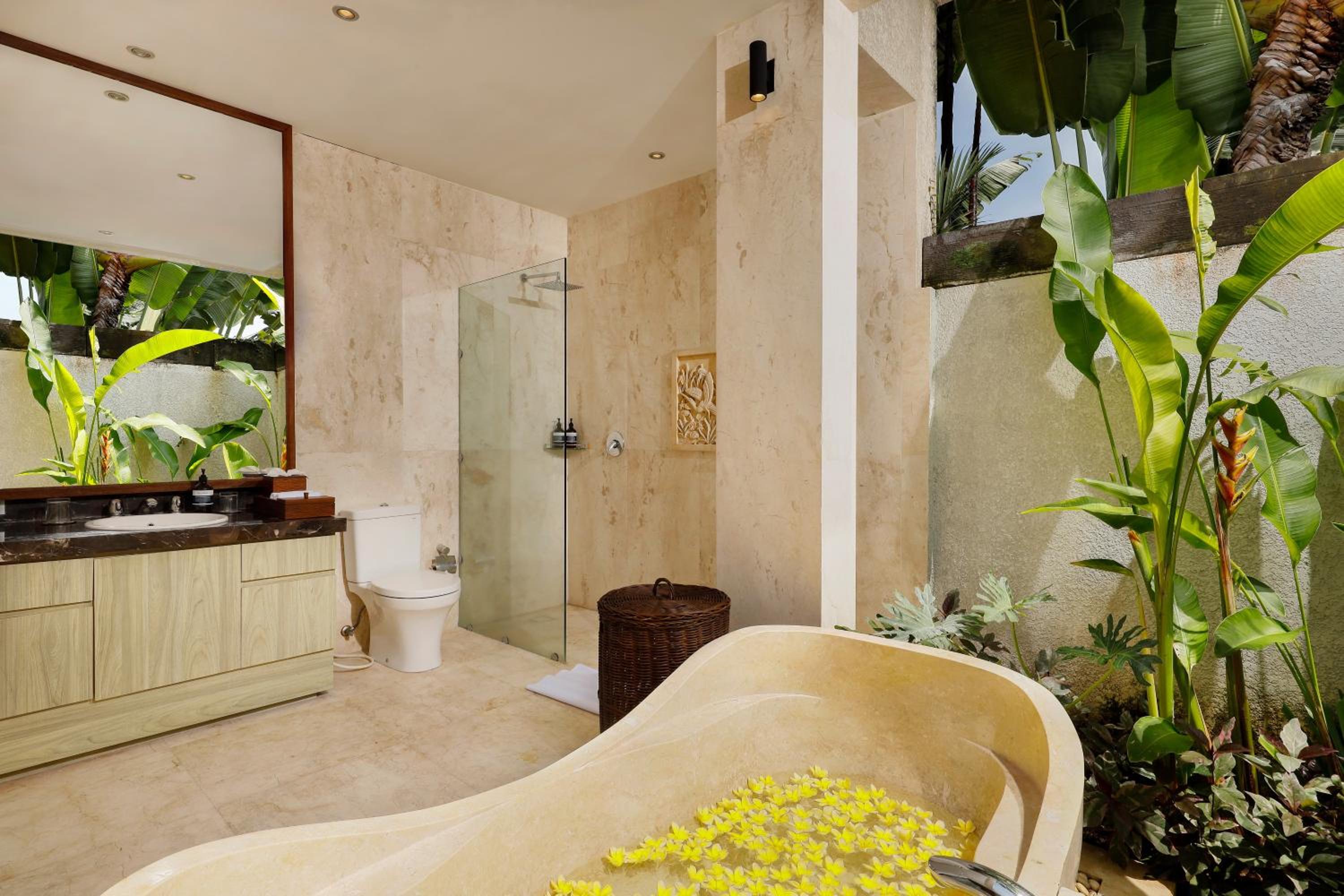Villa with Private Pool - Photo 11