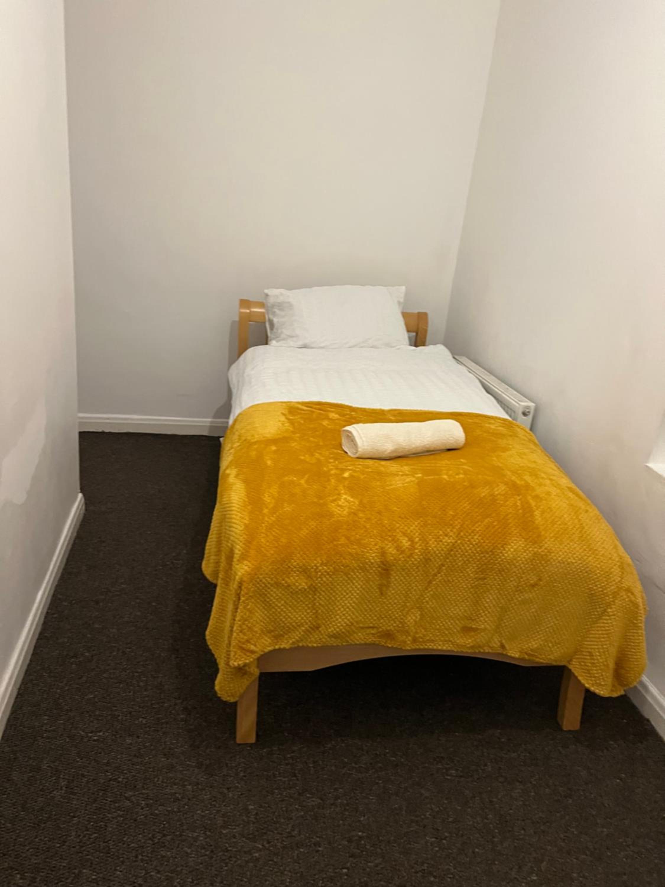 Two-Bedroom House - Photo 9
