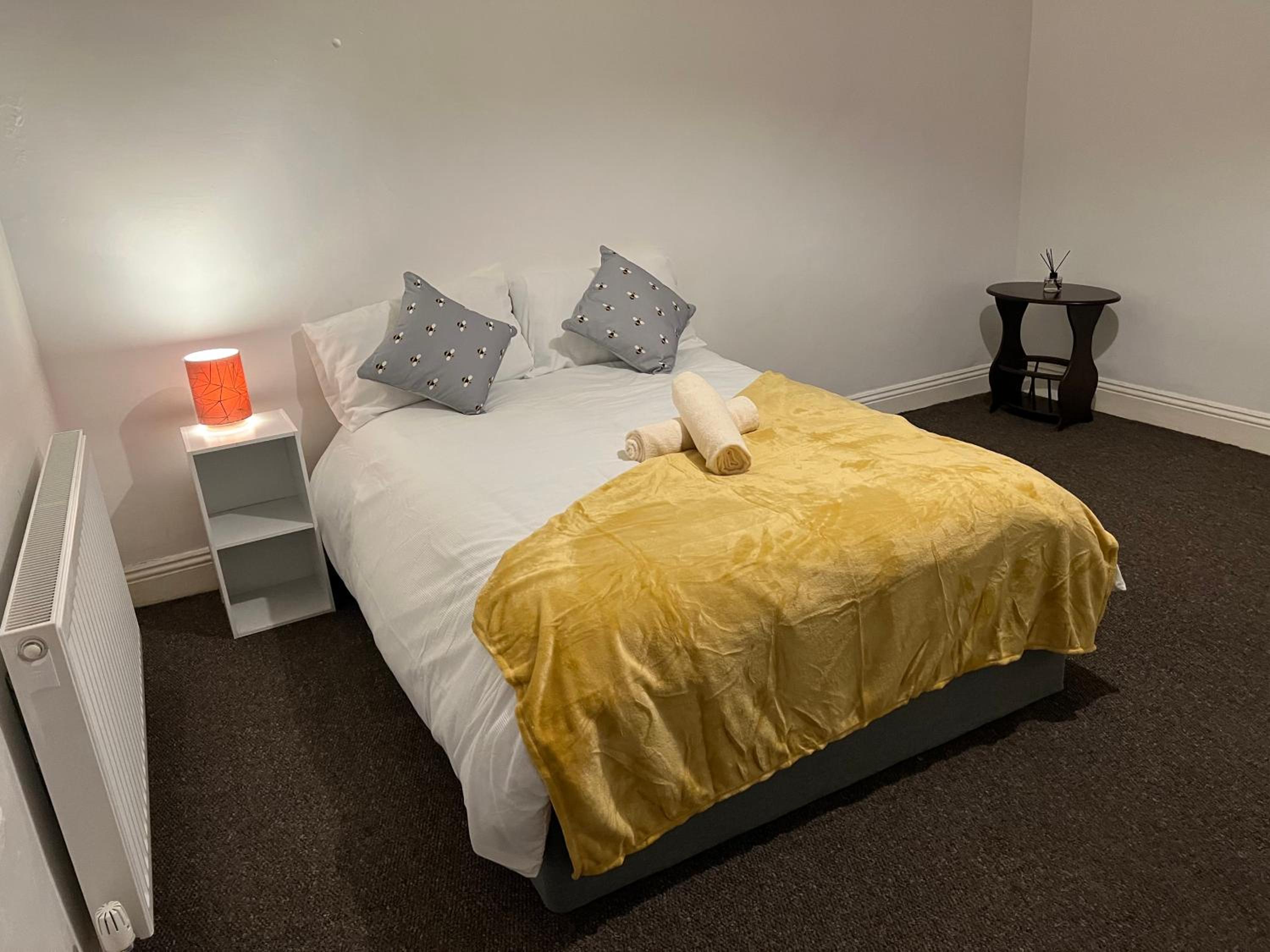 Two-Bedroom House - Photo 11