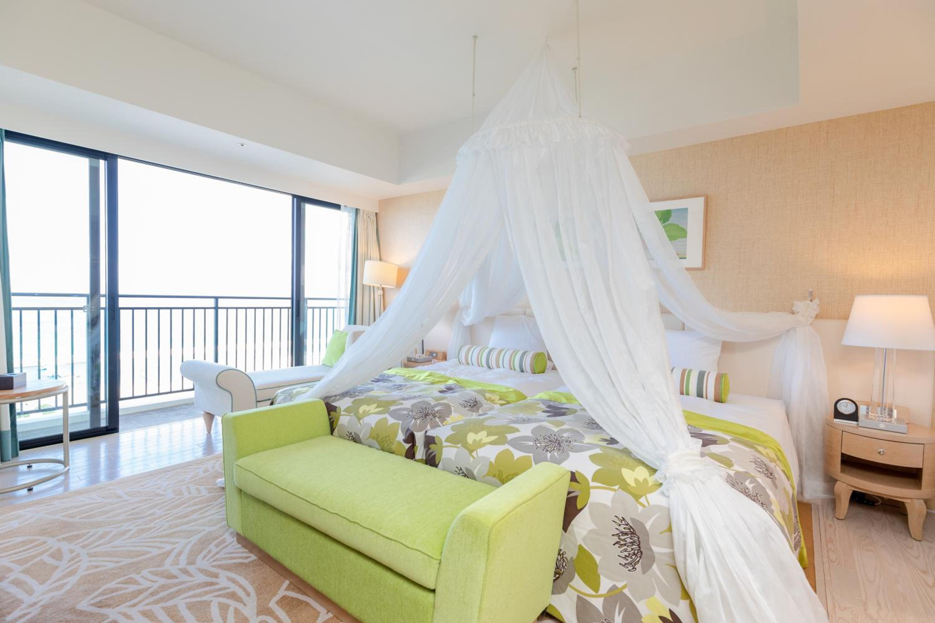 Crown Ocean Suite